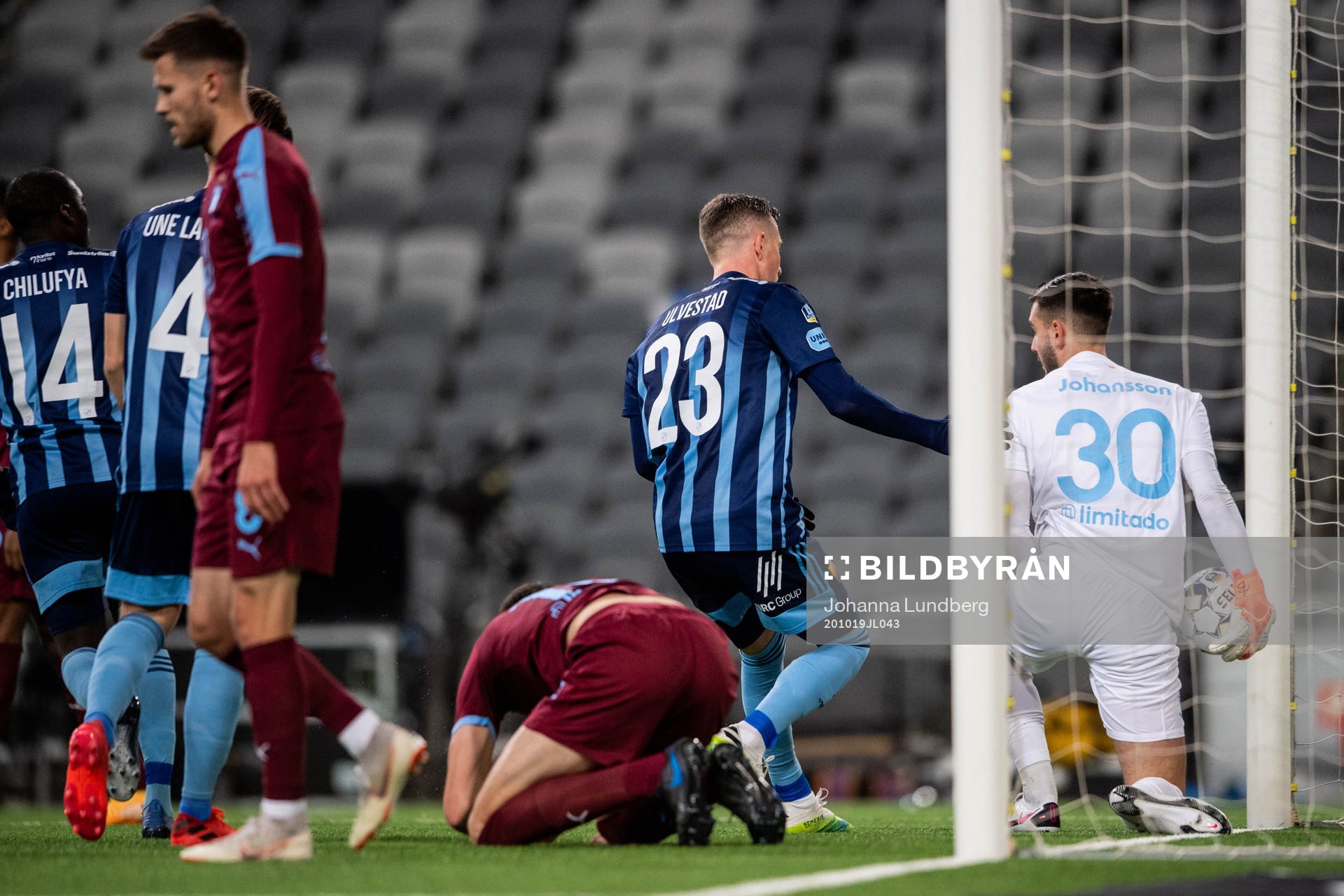 Djurgårdens Fredrik Ulvestad och Malmö FFs målvakt Marko