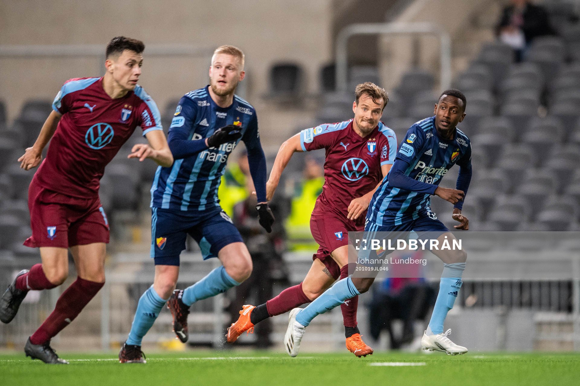 Malmö FFs Eric Larsson och Djurgårdens Mattias Mitku