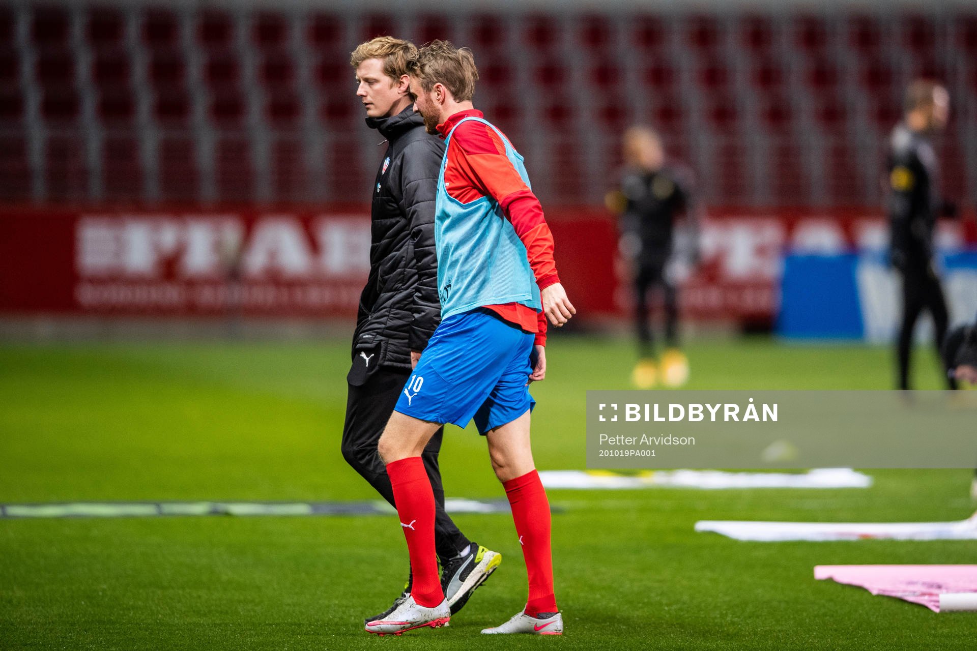 Helsingborgs Rasmus Jönsson lämnar planen