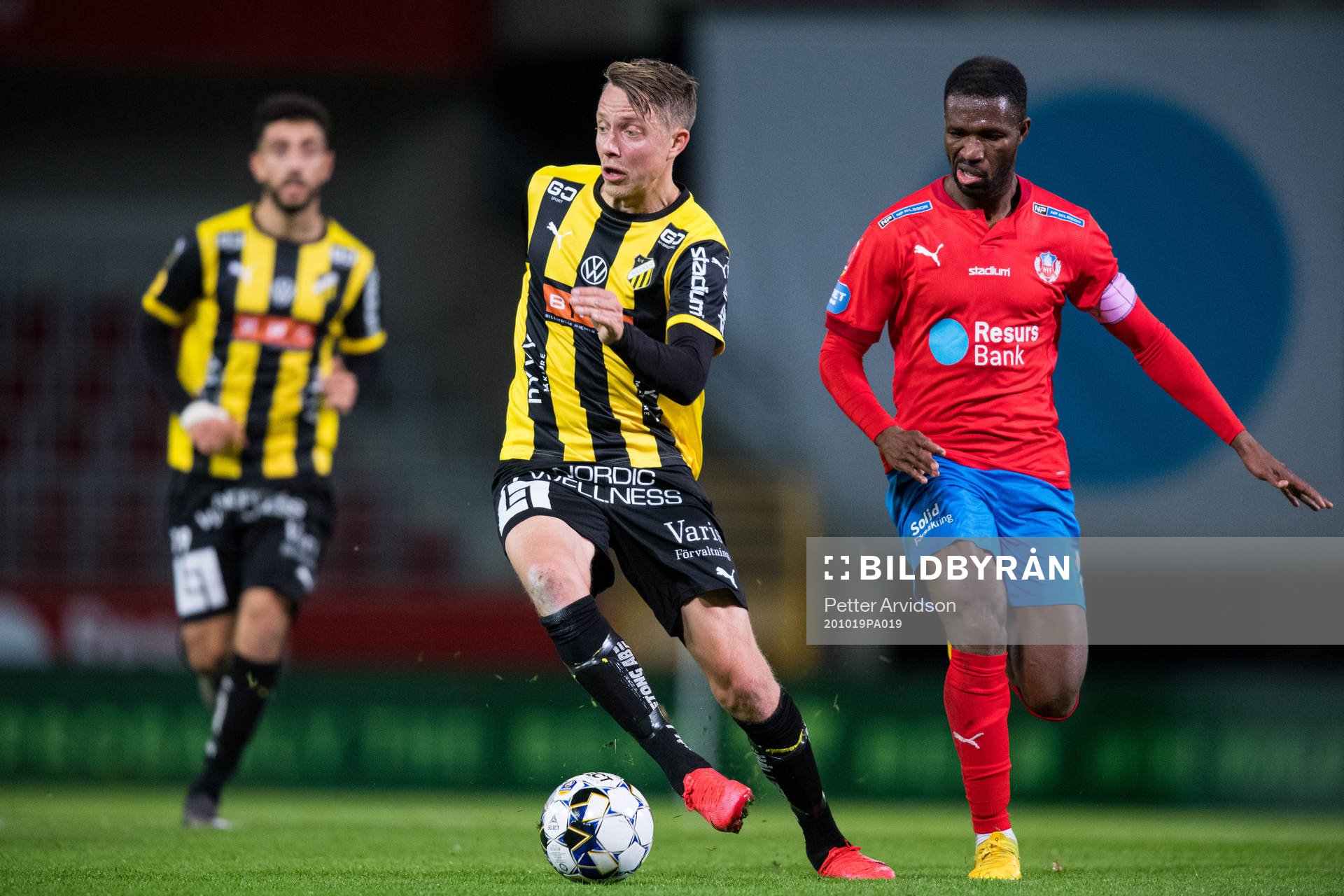 Häckens Viktor Lundberg och Helsingborgs Mohammed Abubakari