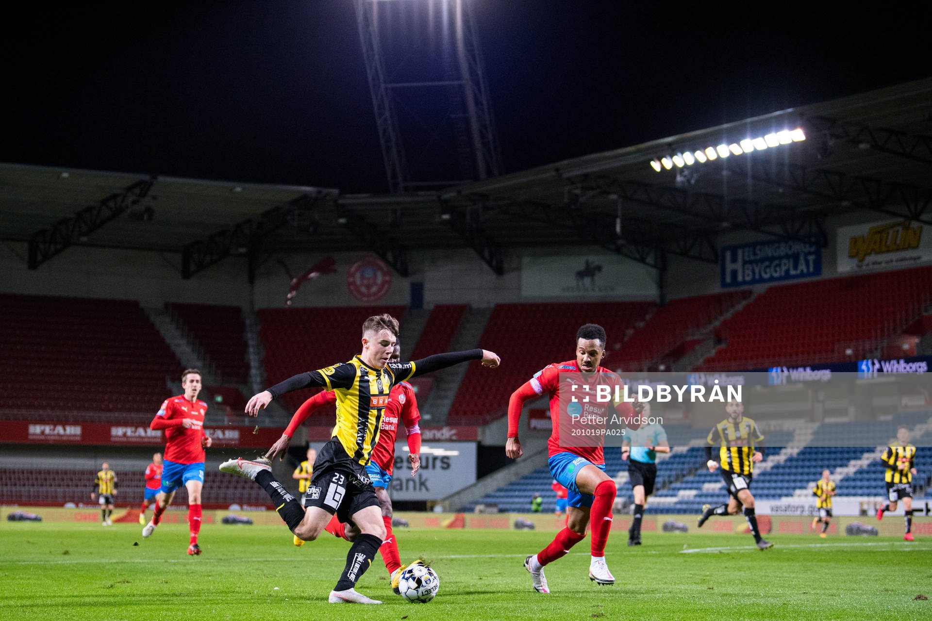 Häckens Patrik Wålemark och Helsingborgs Martin Olsson