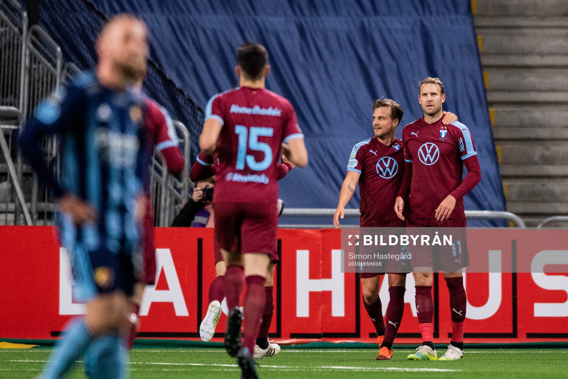 Malmö FFs Eric Larsson och Ola Toivonen jublar