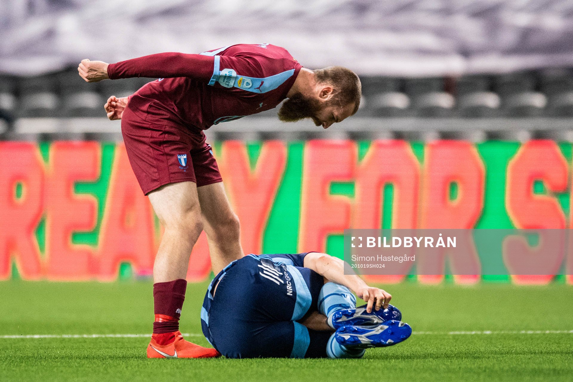 Malmö FFs Jo Inge Berget reagerar mot Djurgårdens Jesper