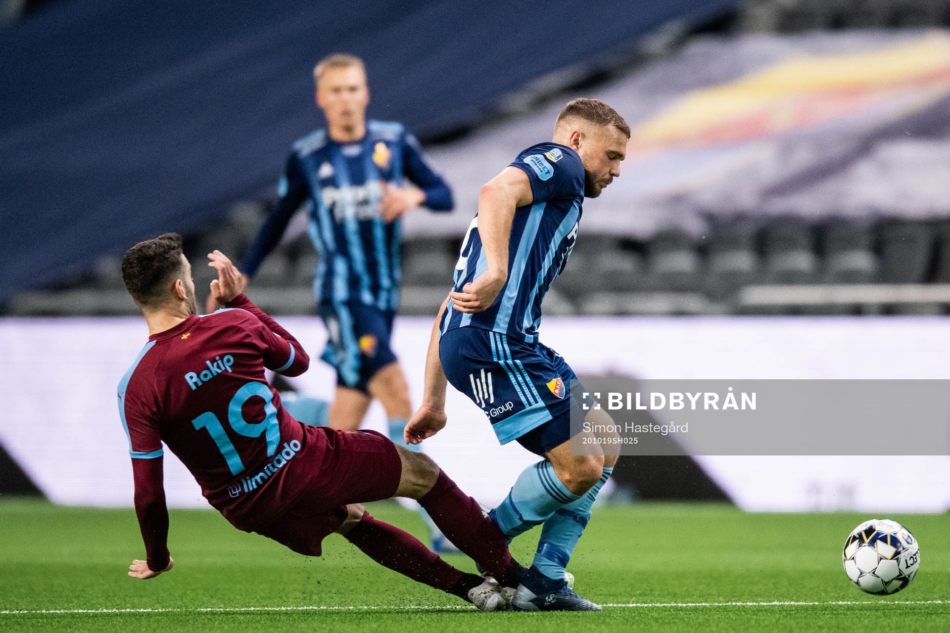 Malmö FFs Erdal Rakip och Djurgårdens Jesper Karlström