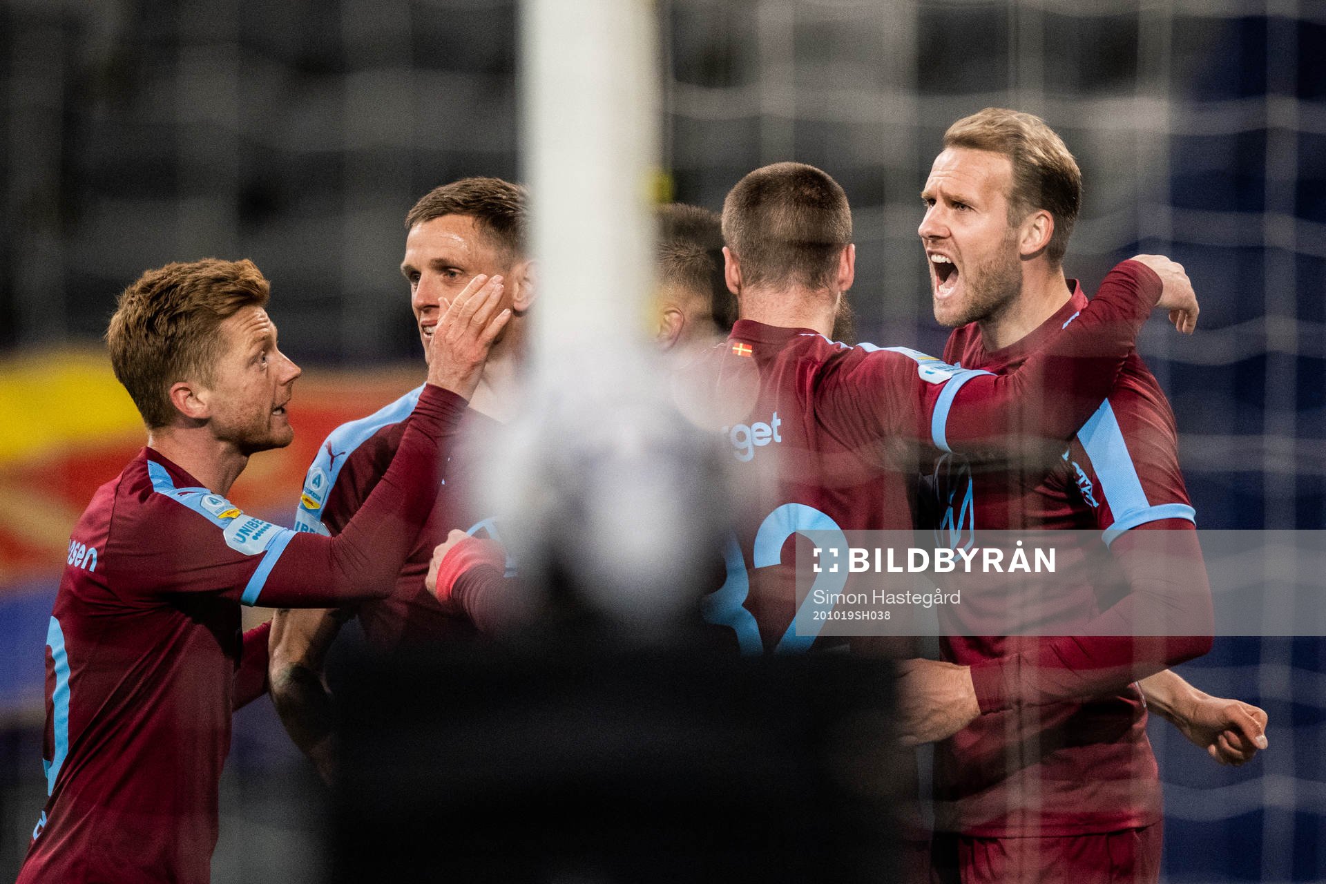 Malmö FFs Ola Toivonen (h) jublar med lagkamrater
