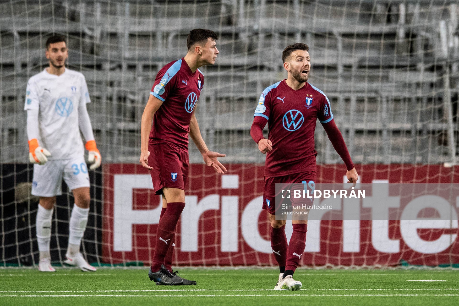 Malmö FFs Anel Ahmedhodzic och Erdal Rakip deppar