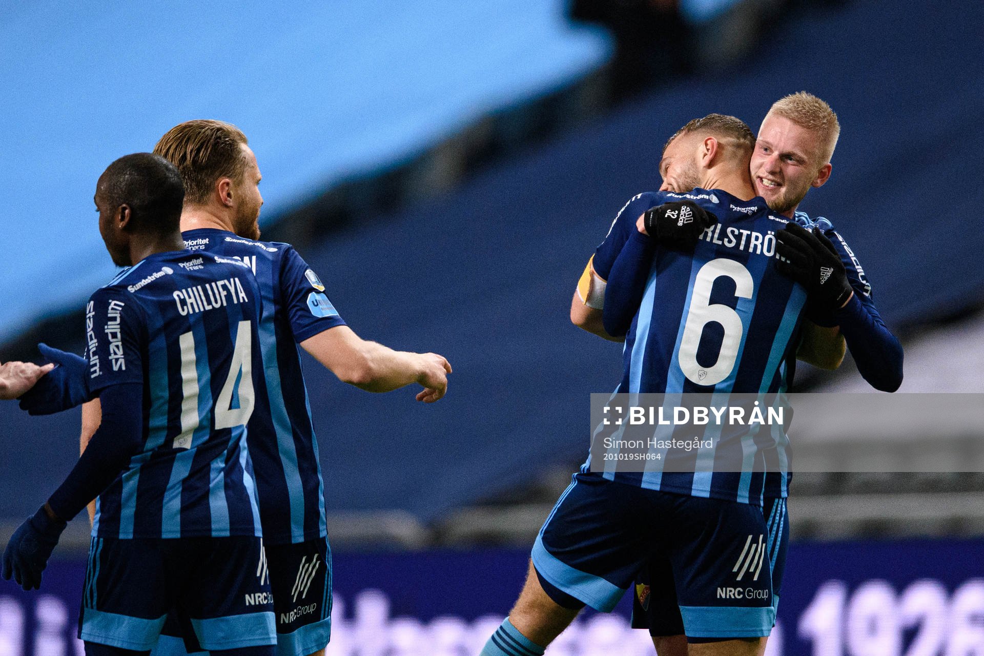 Djurgårdens Jesper Karlström och Kalle Holmberg jublar