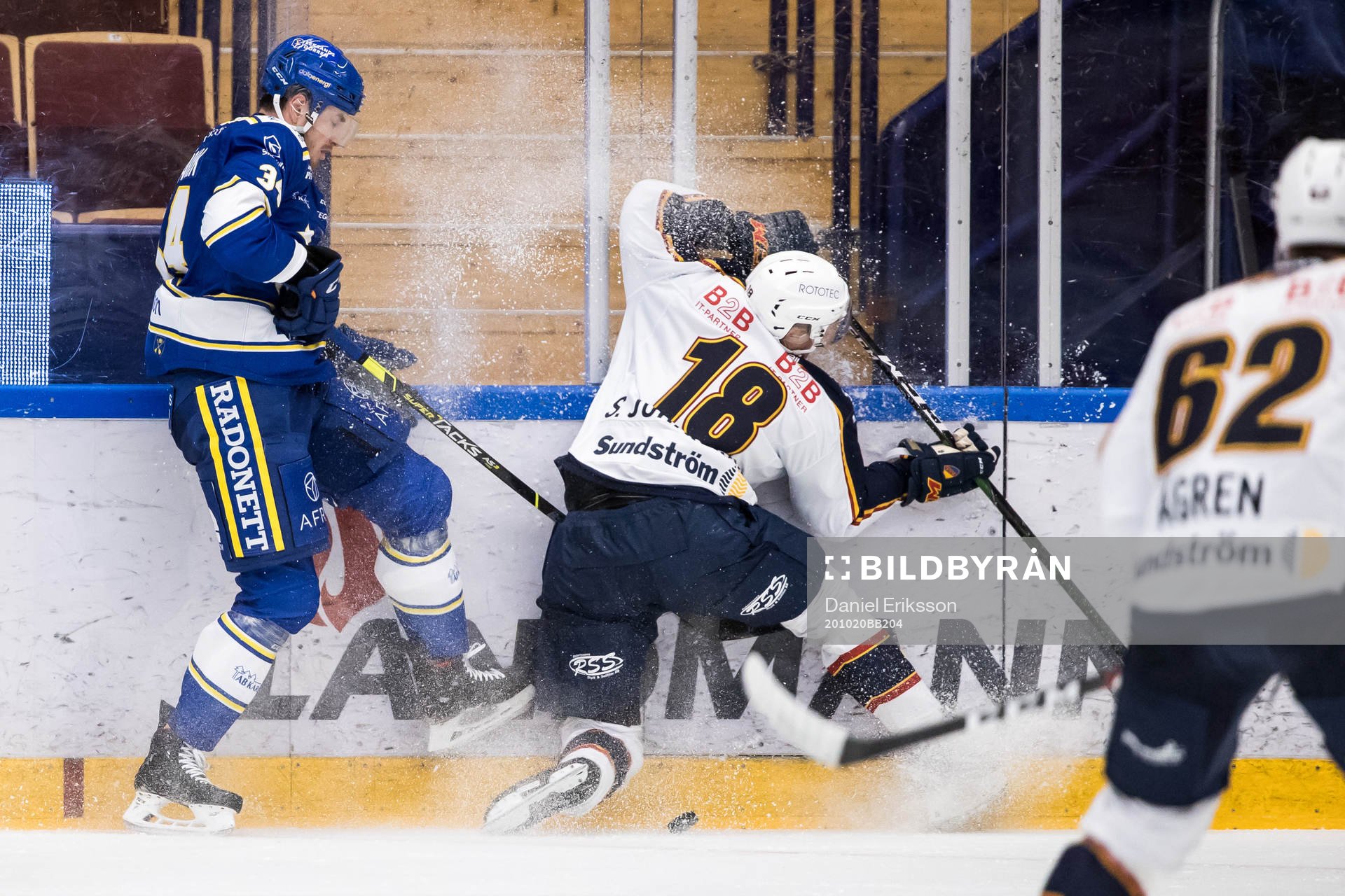Leksands Peter Cehlarik och Djurgårdens Simon Johansson