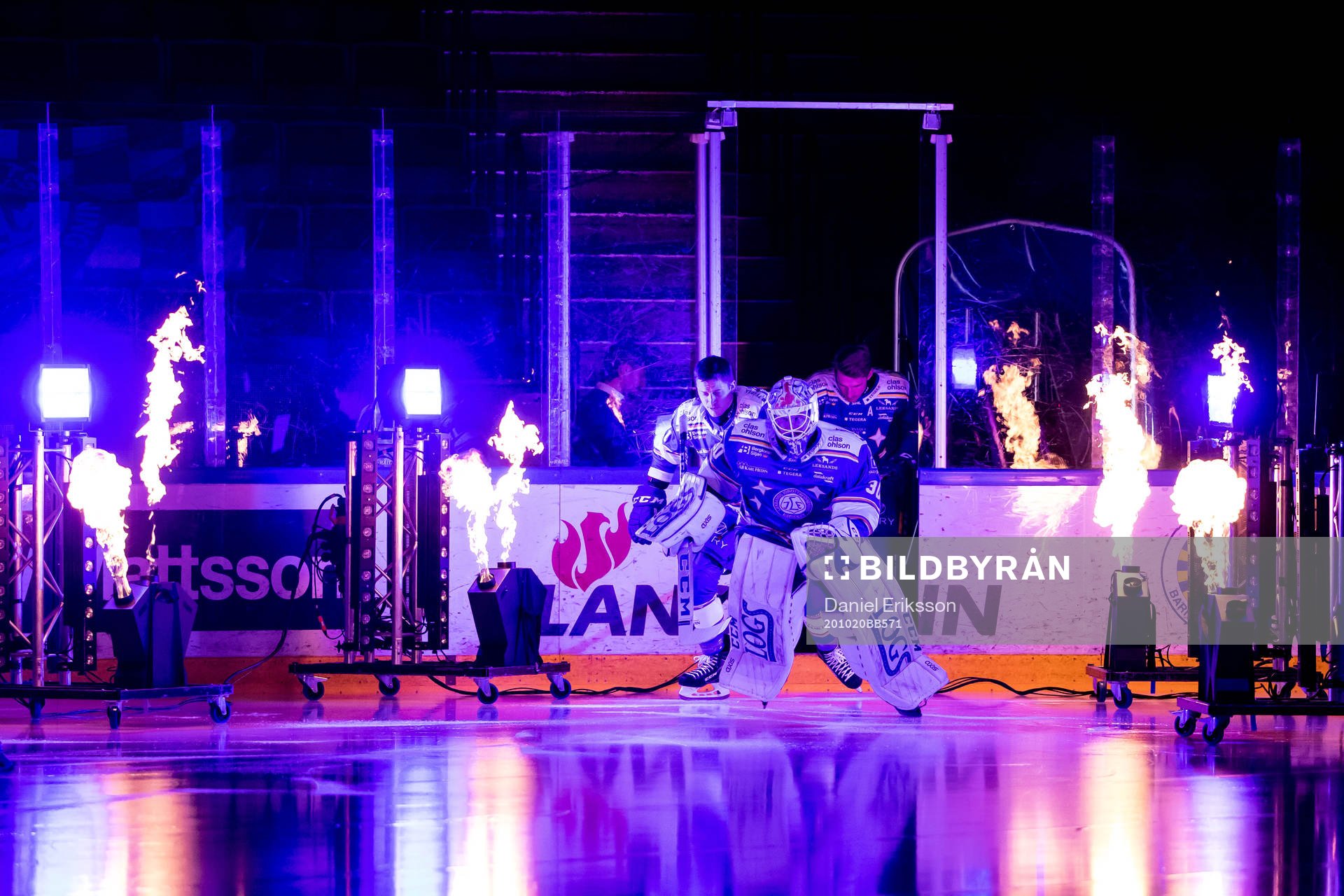 Leksands målvakt Janne Juvonen gör entre