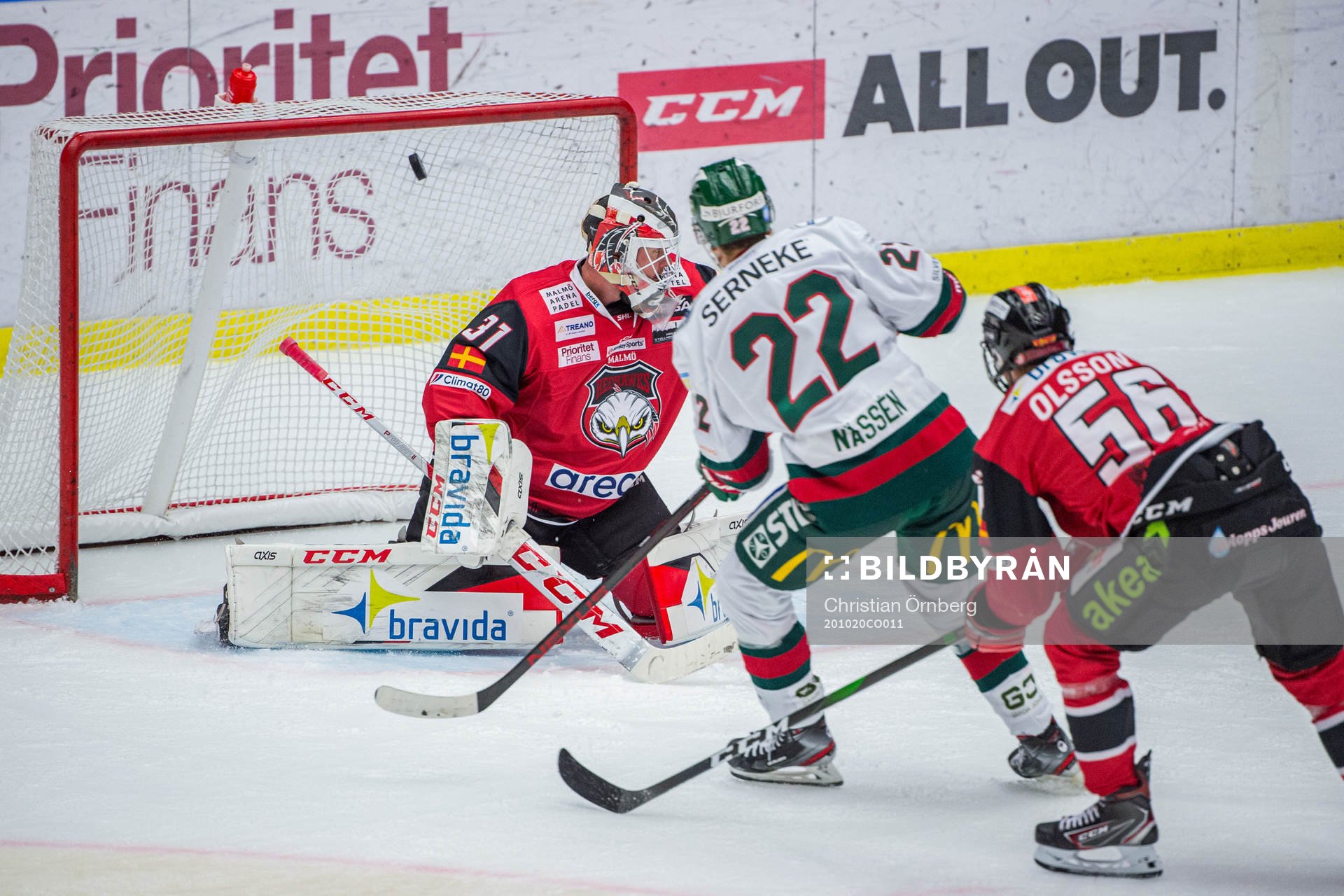 Frölundas Linus Nässén gör 0-2 bakom Malmö Redhawks