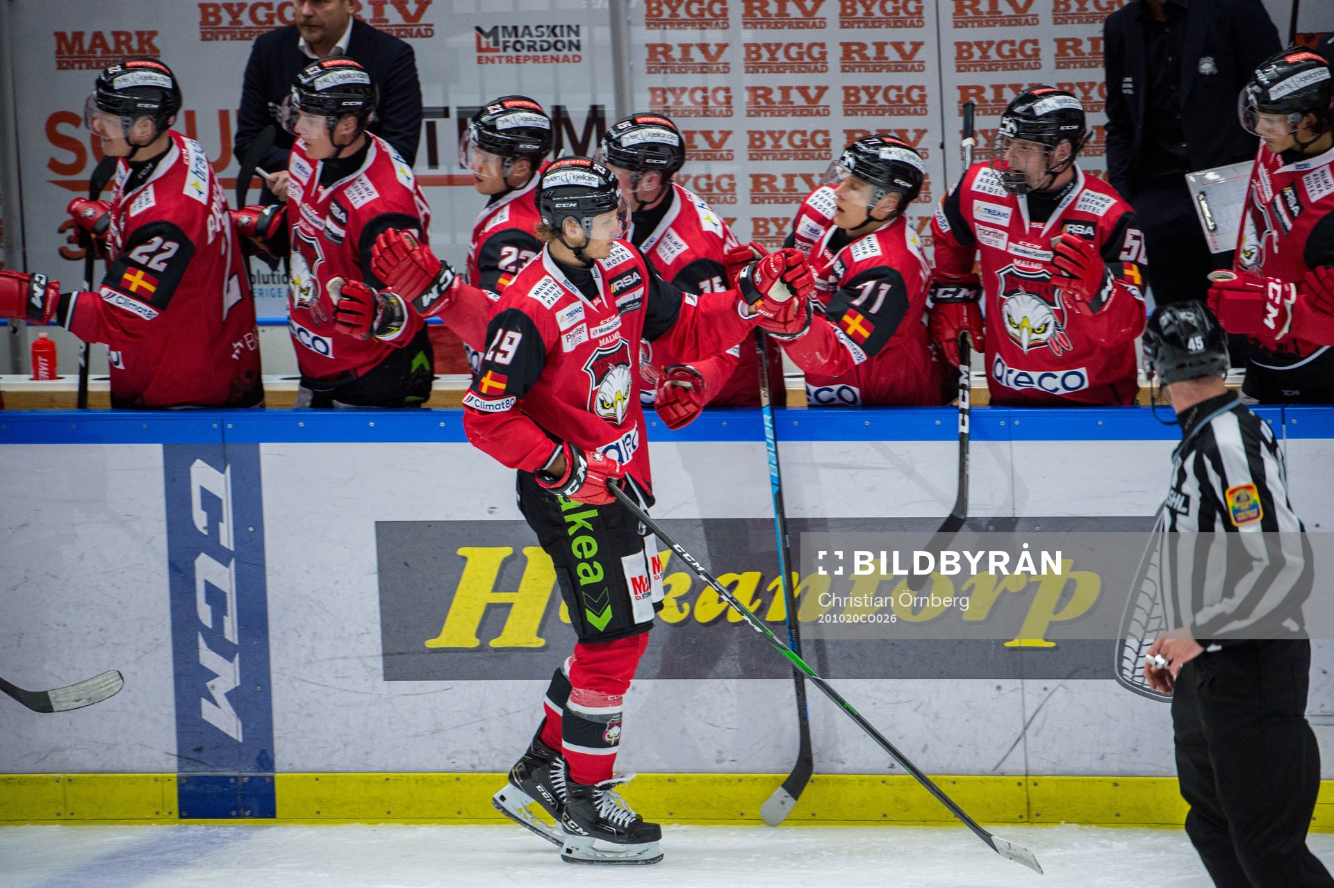 Malmö Redhawks Eric Engstrand jublar