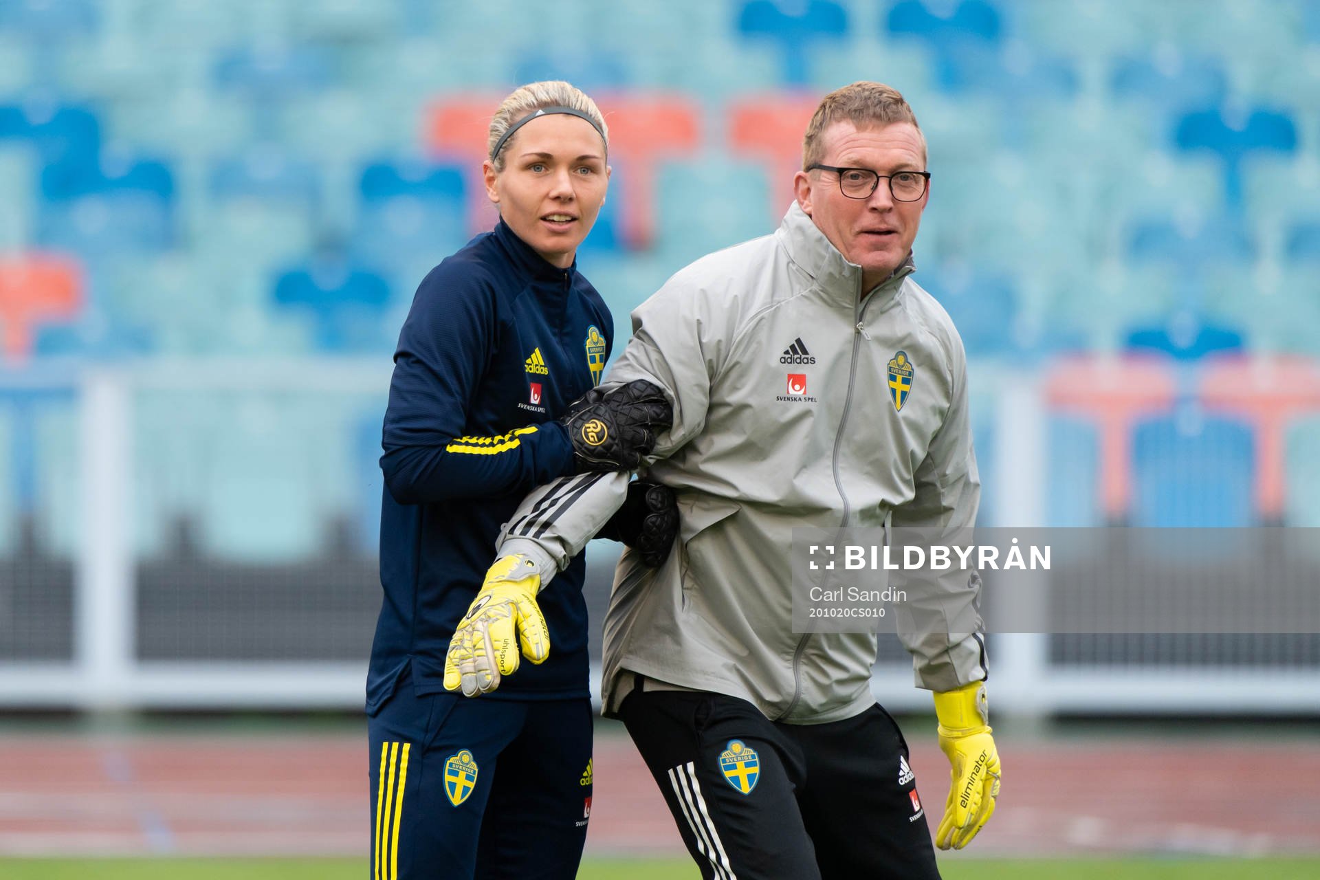 Goalkeeper Jennifer Falk an goalkeeper coach Leif Troedsson
