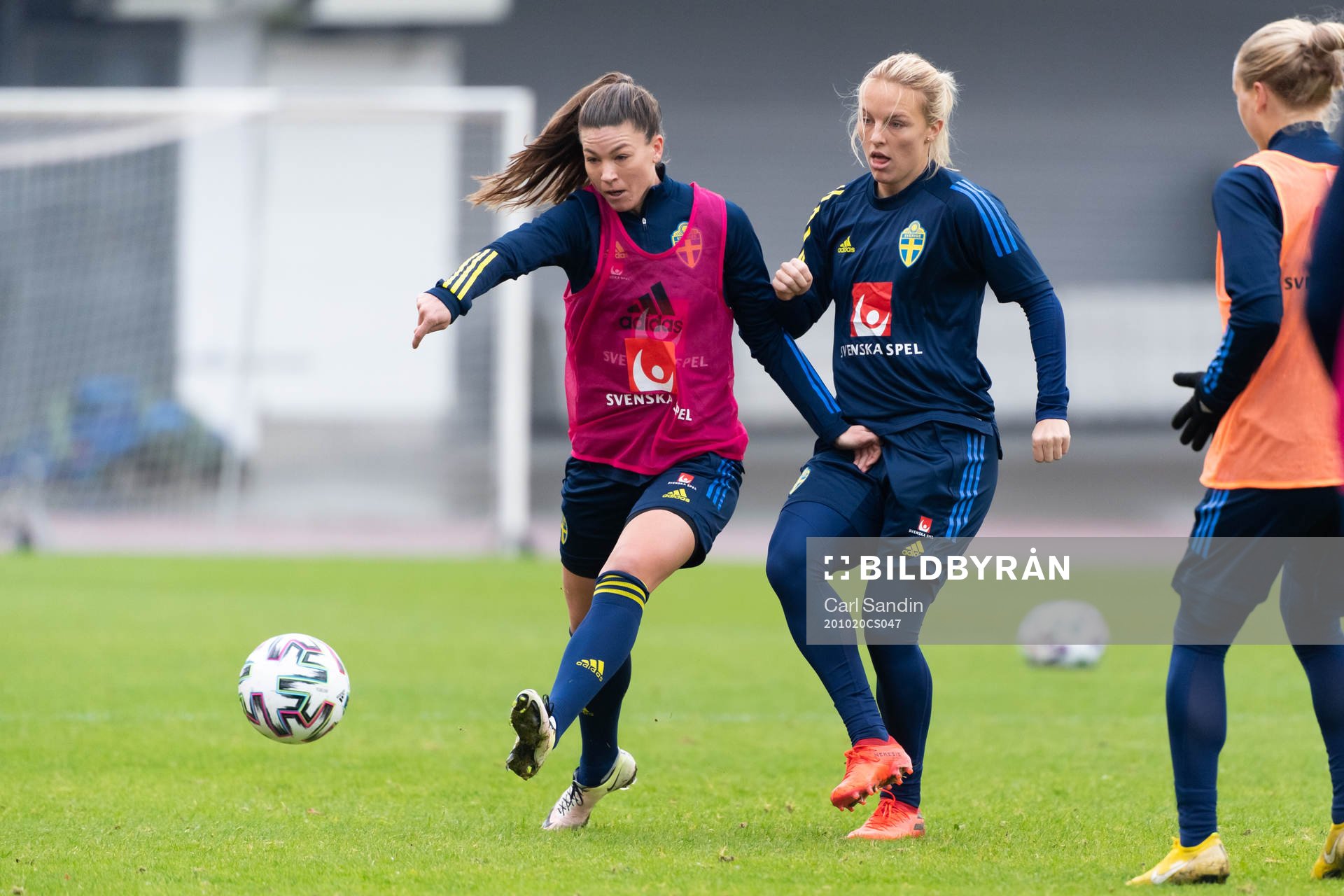 Pauline Hammarlund and Mimmi Larsson