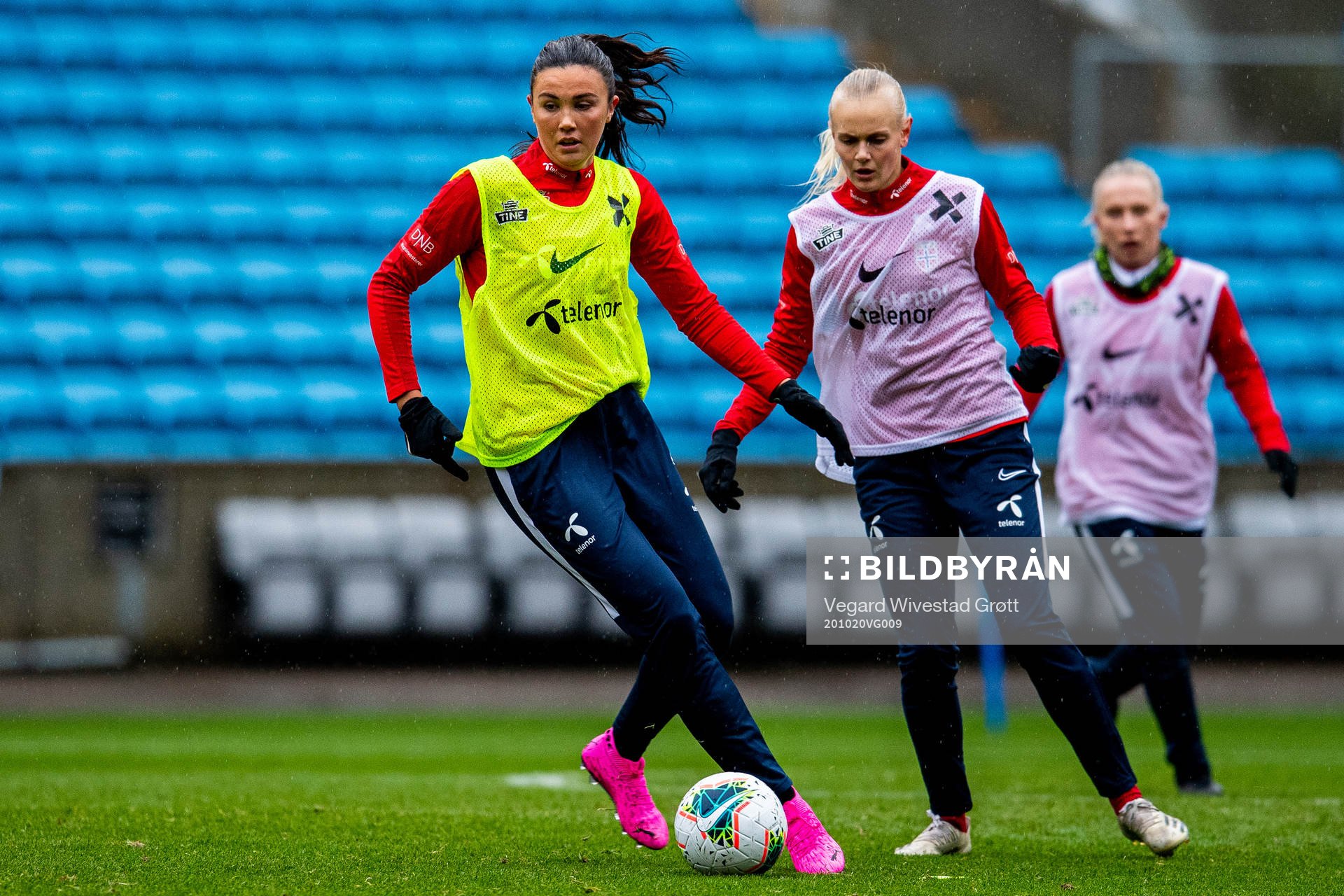 Ingrid Syrstad Engen and Karina Sævik of the Norwegian