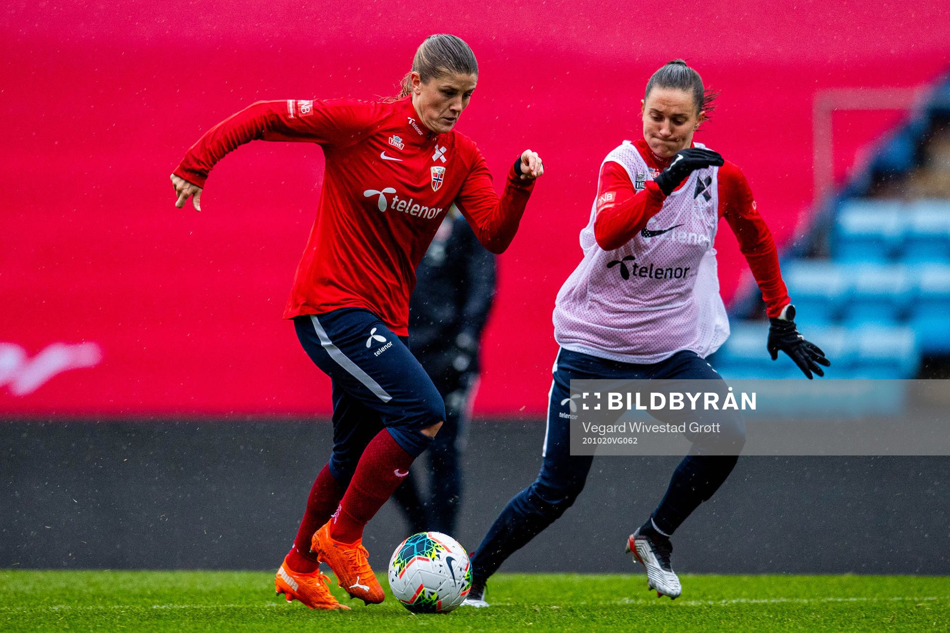 Maren Mjelde and Vilde Bøe Risa of the Norwegian women’s