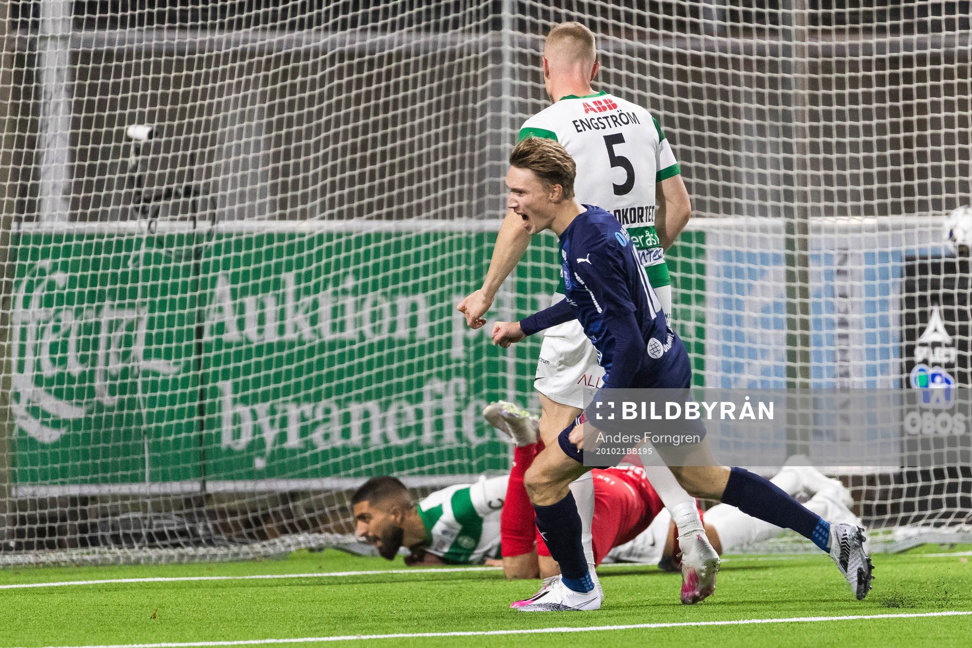 Akropolis Linus Mattsson jublar