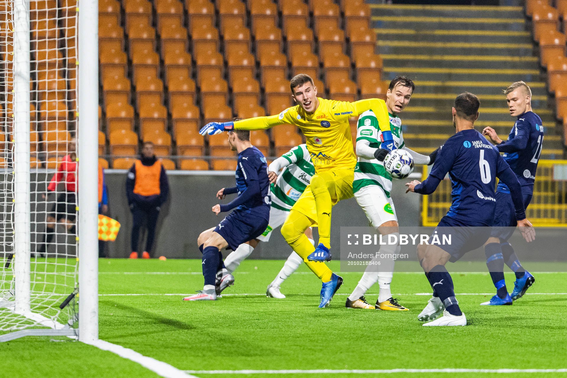 Akropolis målvakt Samuel Brolin och Västerås Viktor