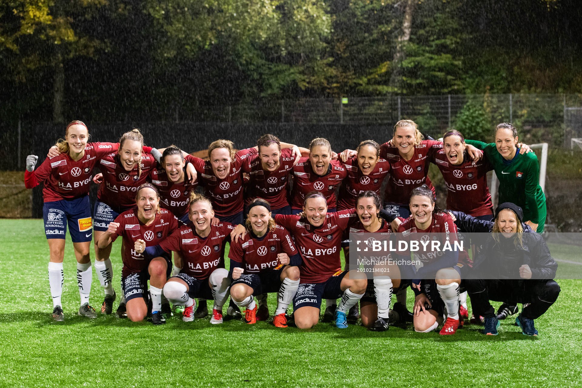 Örgrytes spelare poserar för en bild efter fotbollsmatchen i division 4 mellan Örgryte och IFK Göteborg den 21 oktober 2020 i Göteborg.