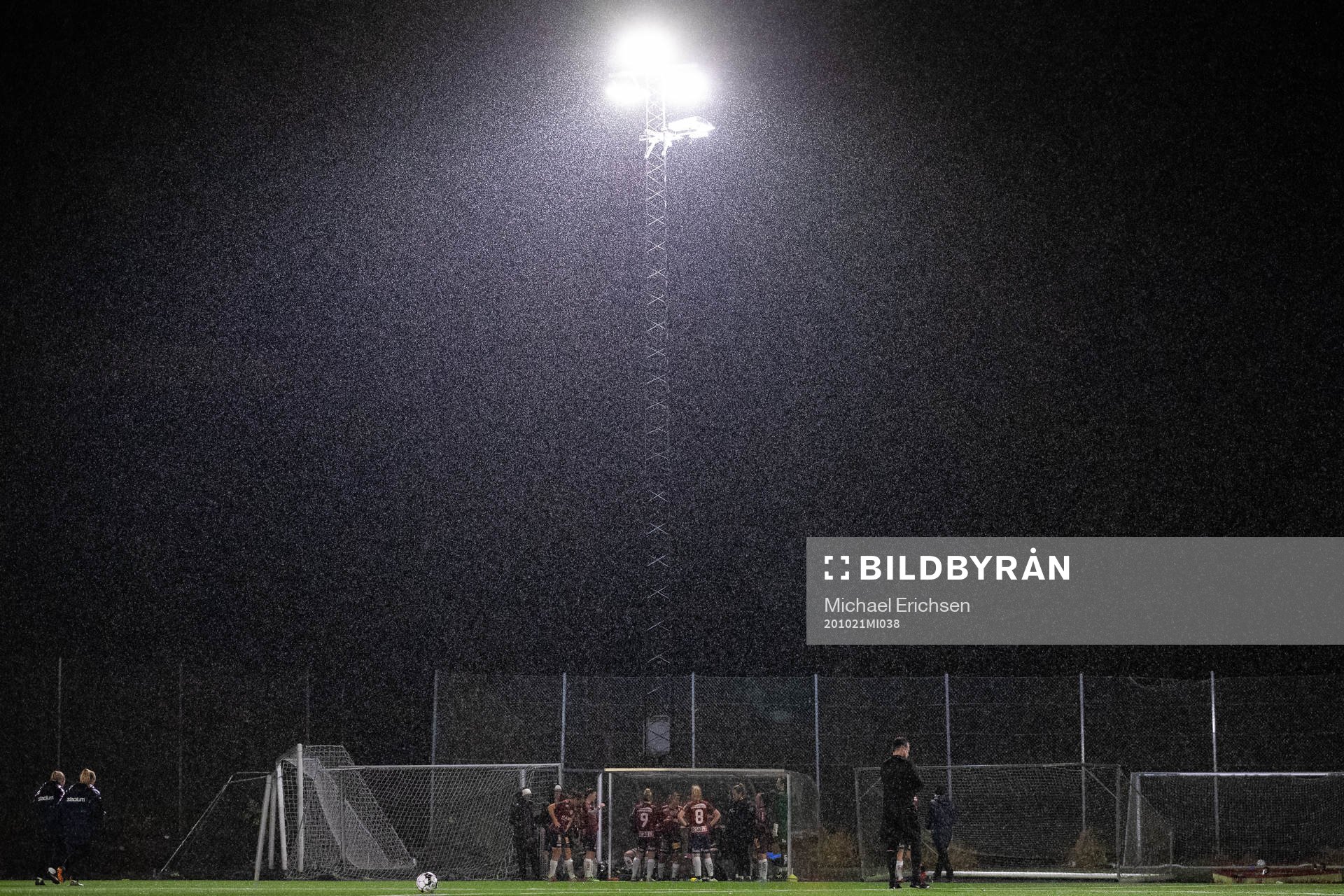Örgryte samlade i halvtid av fotbollsmatchen i division 4