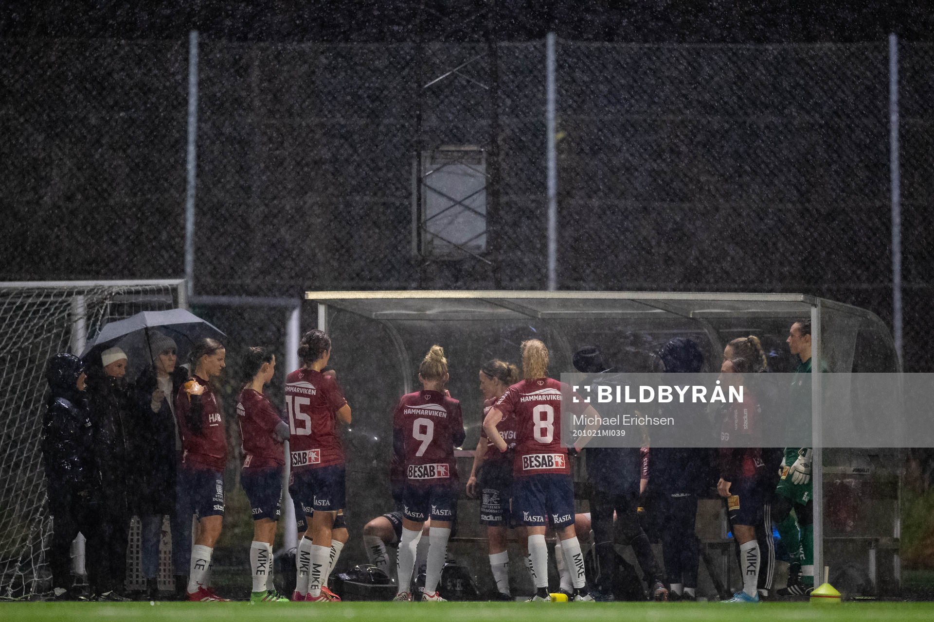 Örgryte samlade i halvtid av fotbollsmatchen i division 4