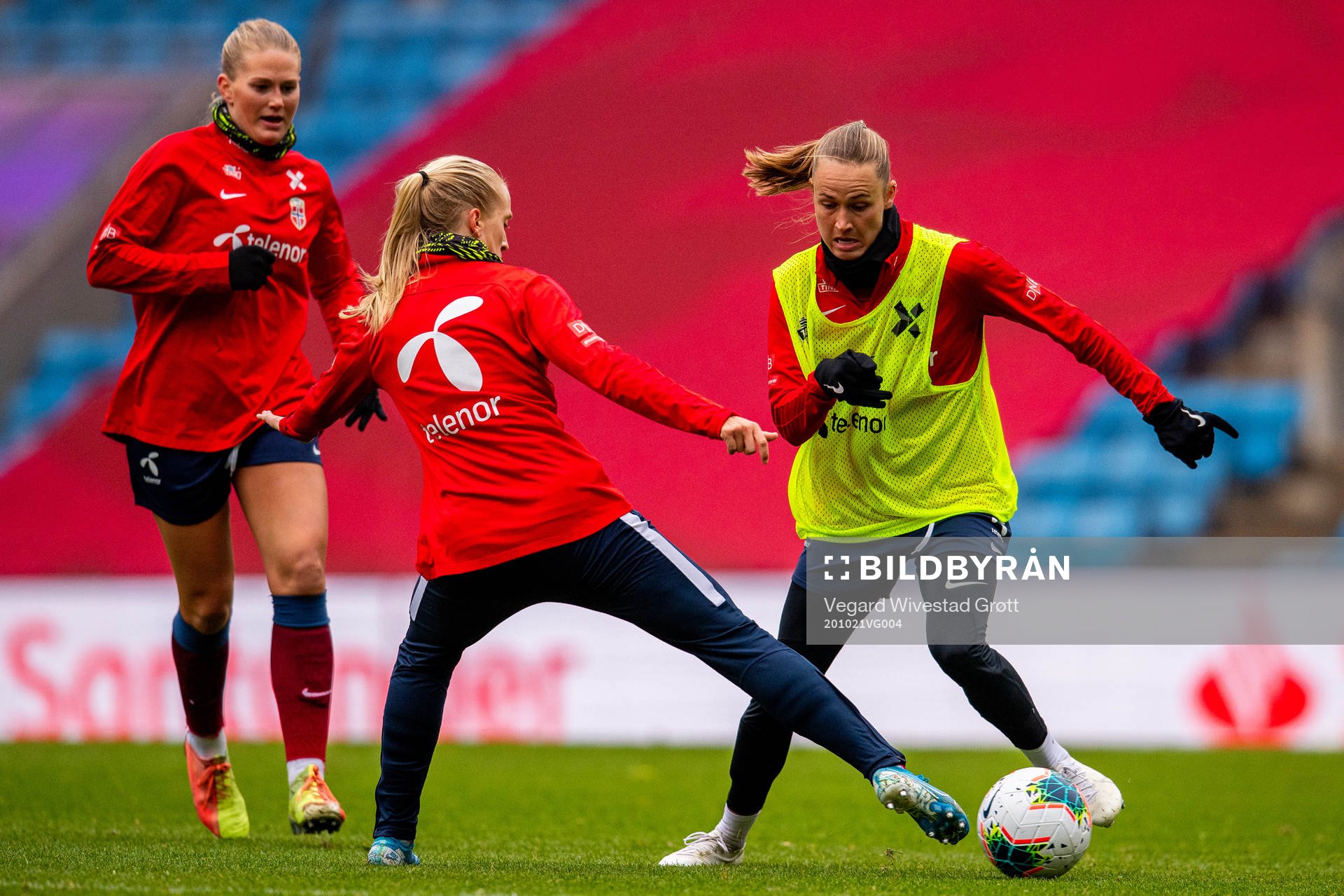 Amalie Vevle Eikeland and Caroline Graham Hansen of the