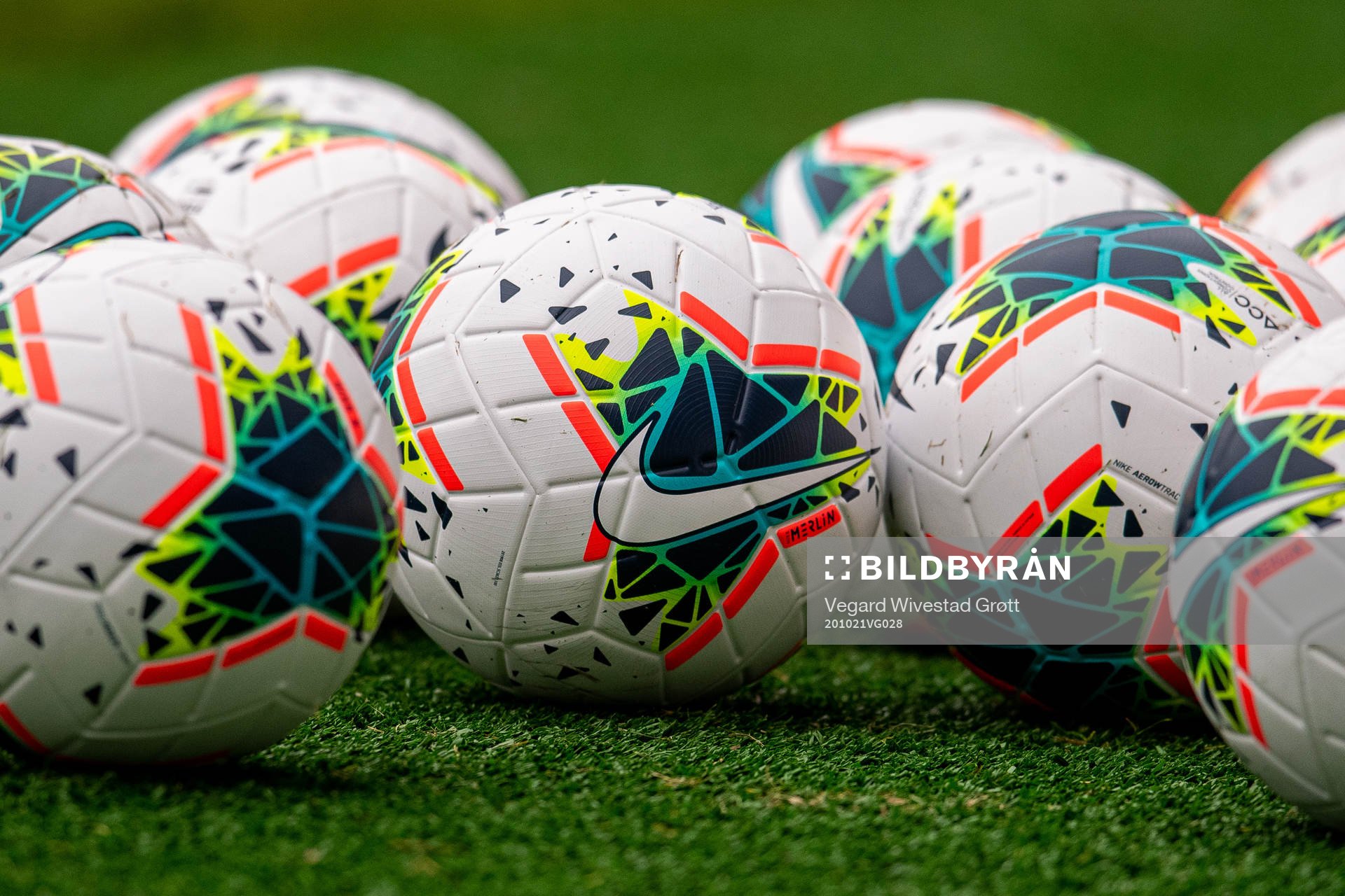 Nike footballs