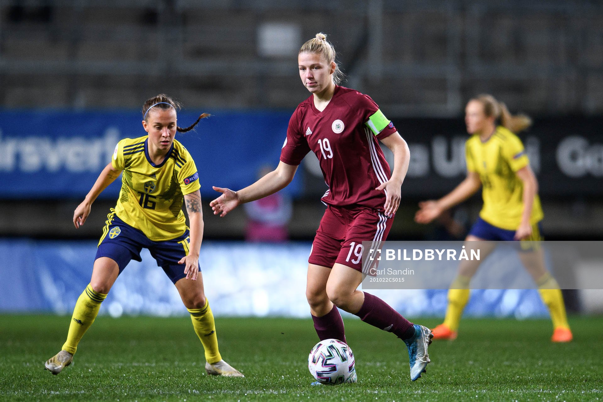 Julia Zigiotti Olme of Sweden and Karlina Miksone of Latvia
