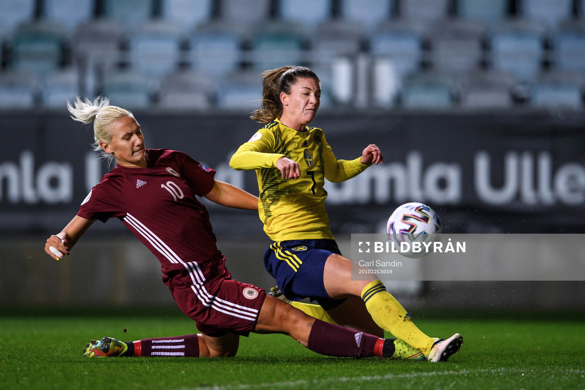 Anastasija Rocane of Latvia and Pauline Hammarlund of Sweden