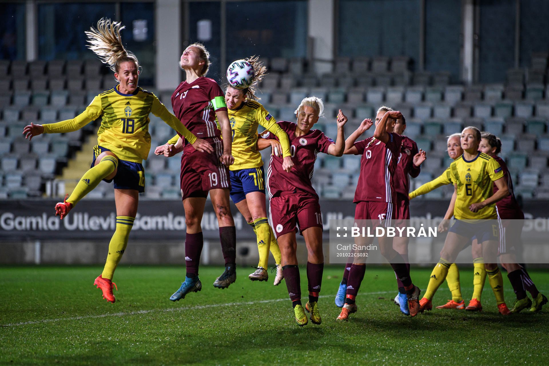 Pauline Hammarlund of Sweden scores the 5-0 goal