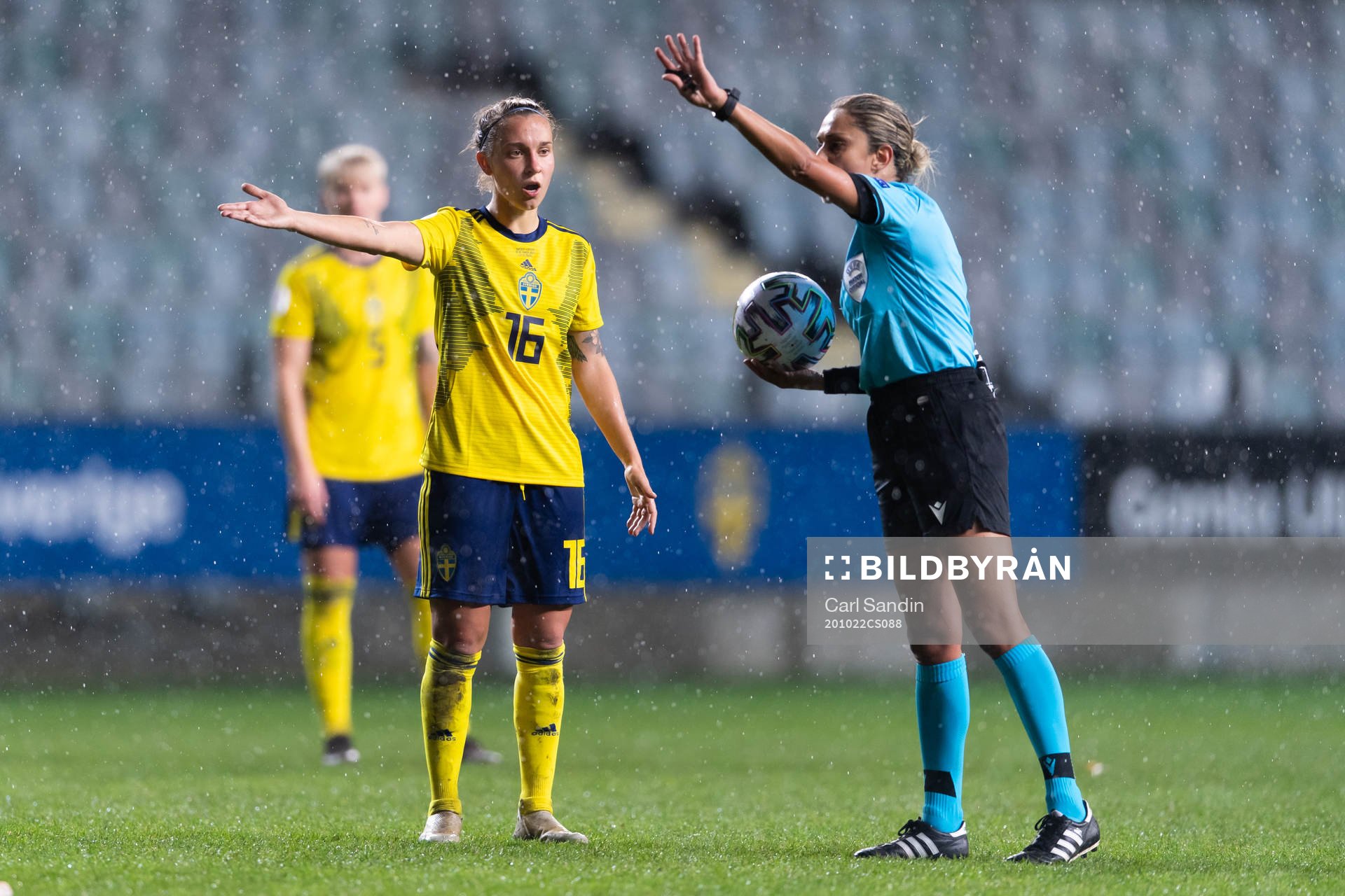 Julia Zigiotti Olme of Sweden reacts