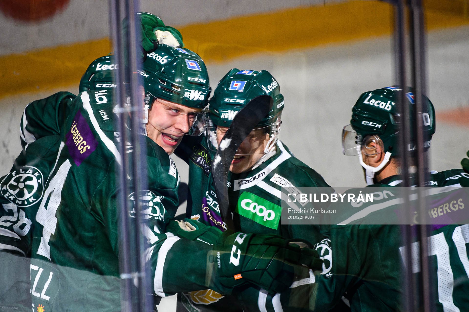 Färjestads Victor Ejdsell jublar