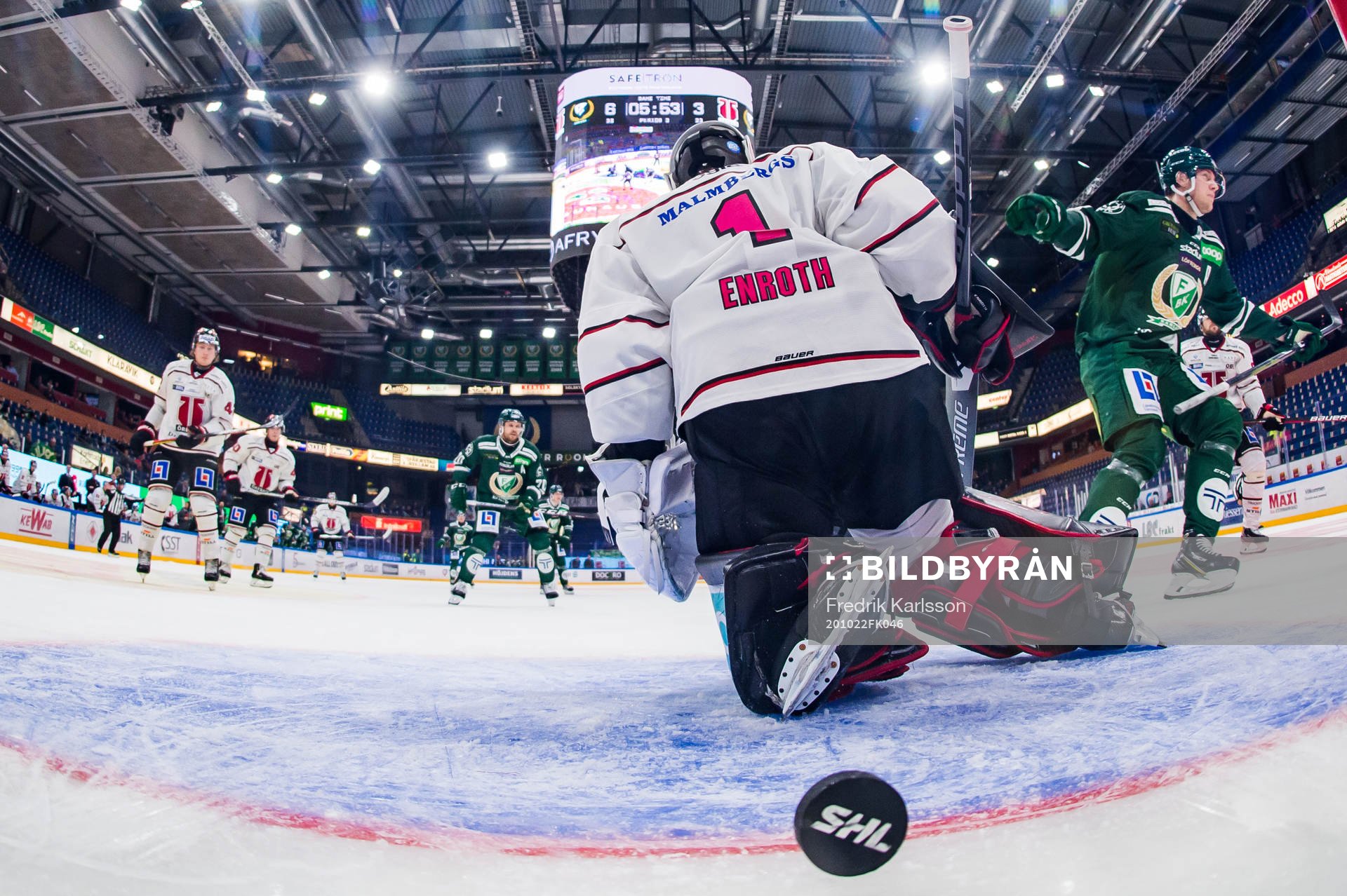 Färjestads Victor Ejdsell jublar