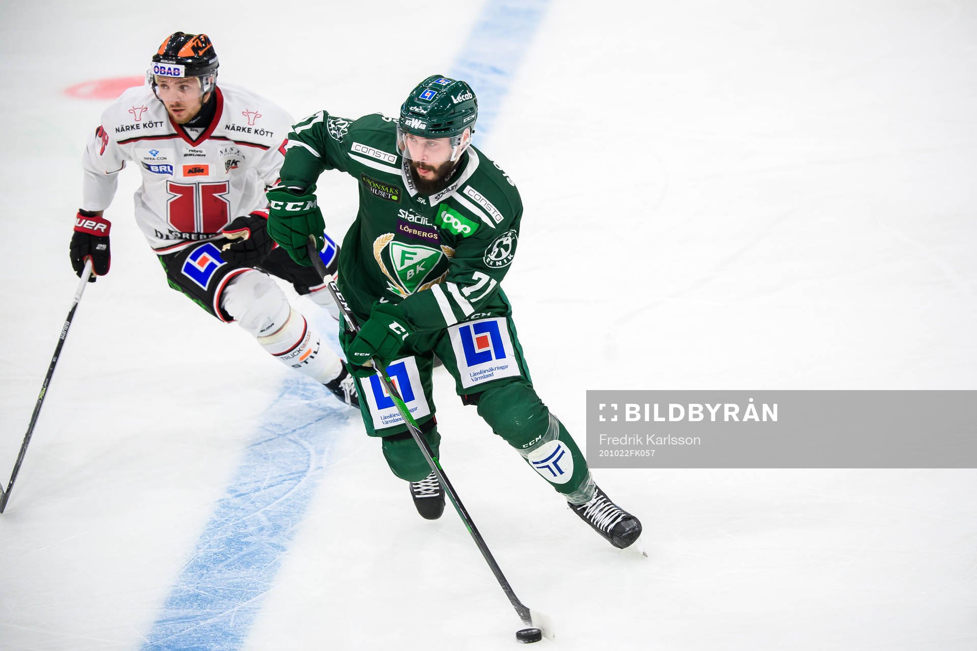 Örebros Robin Kovacs och Färjestads Jesse Virtanen