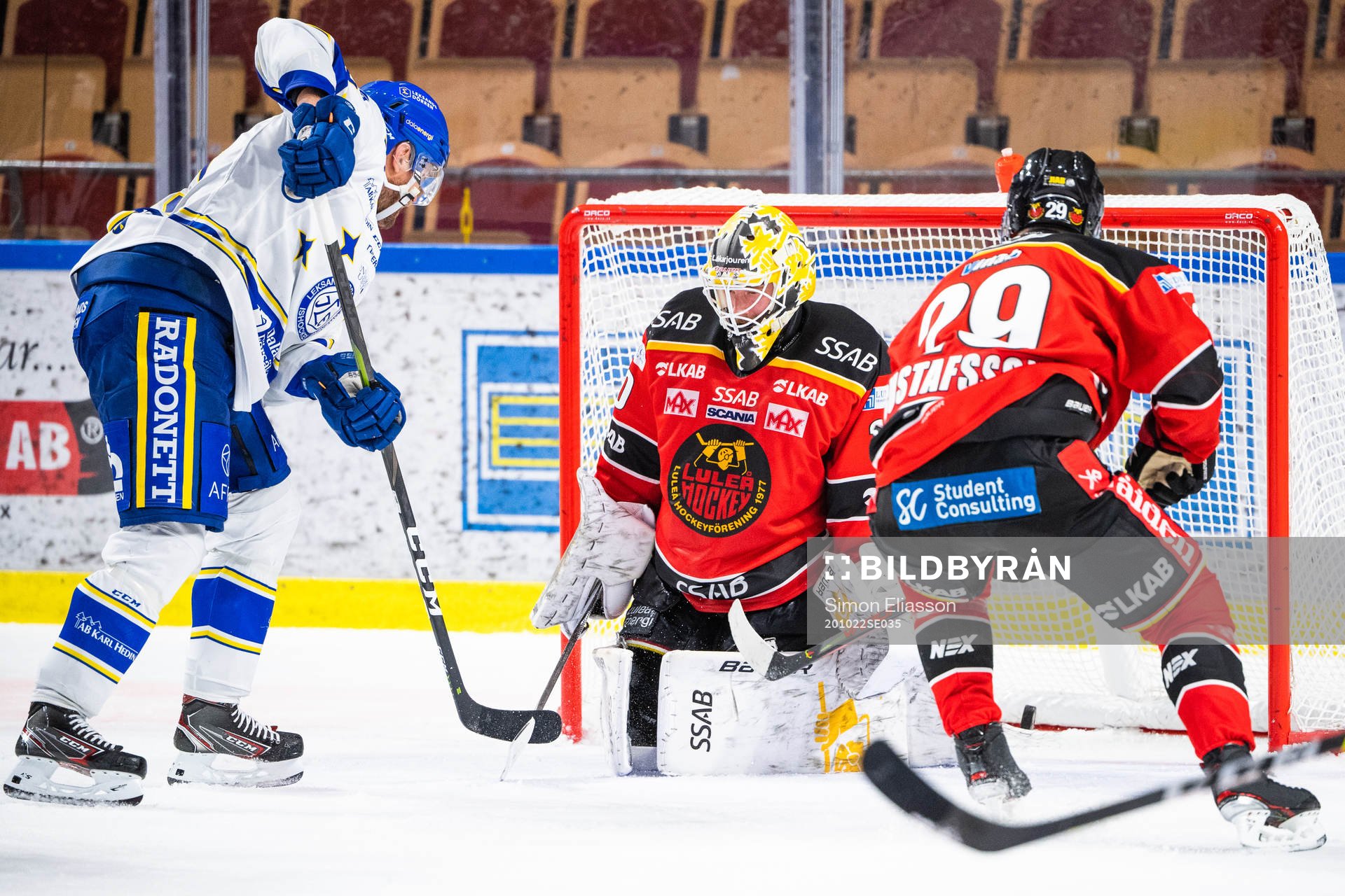 Leksands Jonas Ahnelöv sätter 4-2 bakom Luleås målvakt