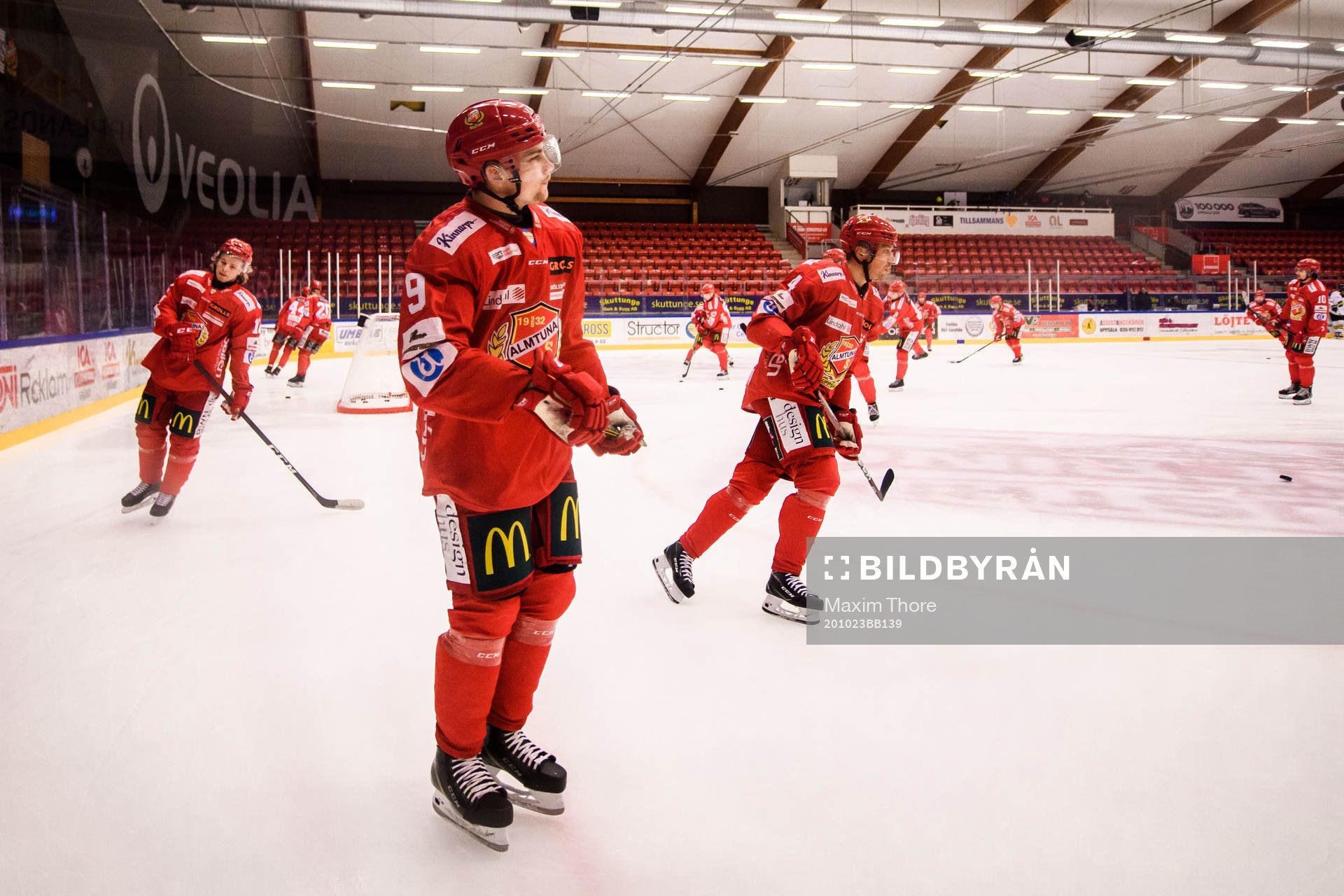 Almtunas Hampus Harlestam värmer upp
