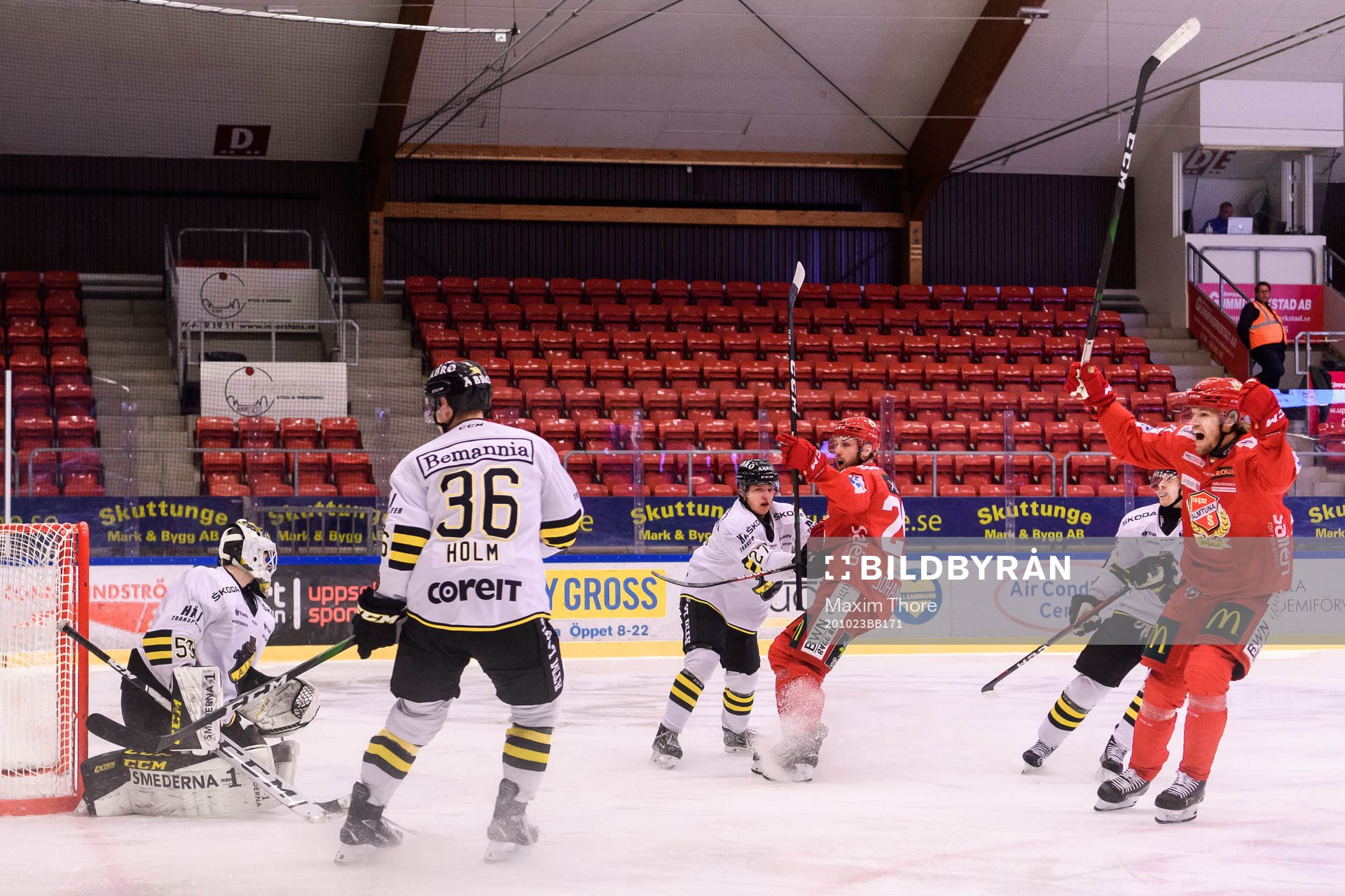 Almtunas Carl Åsell och Mattias Johansson jublar