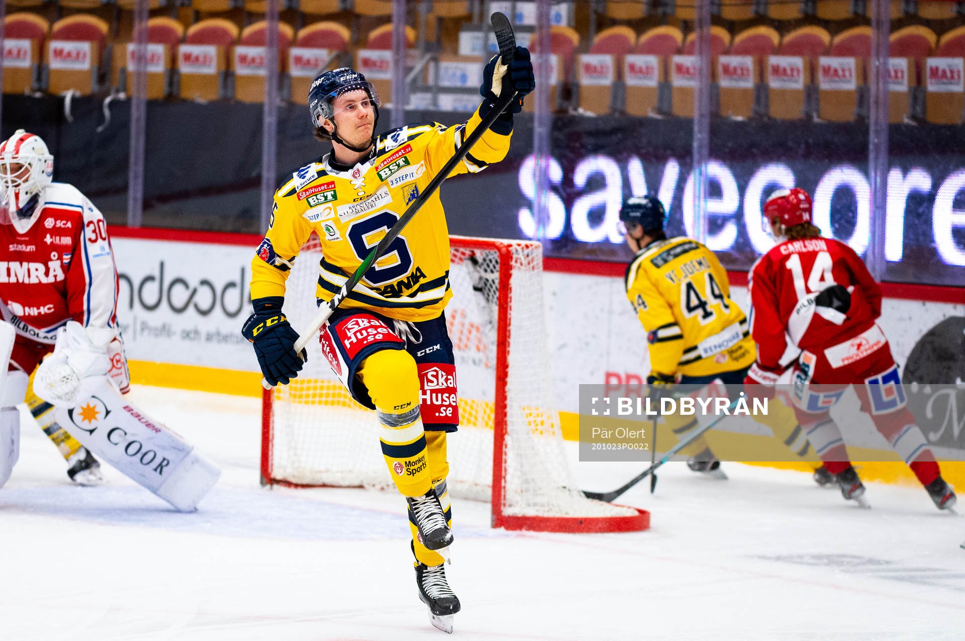 Södertäljes Nick Olesen jublar