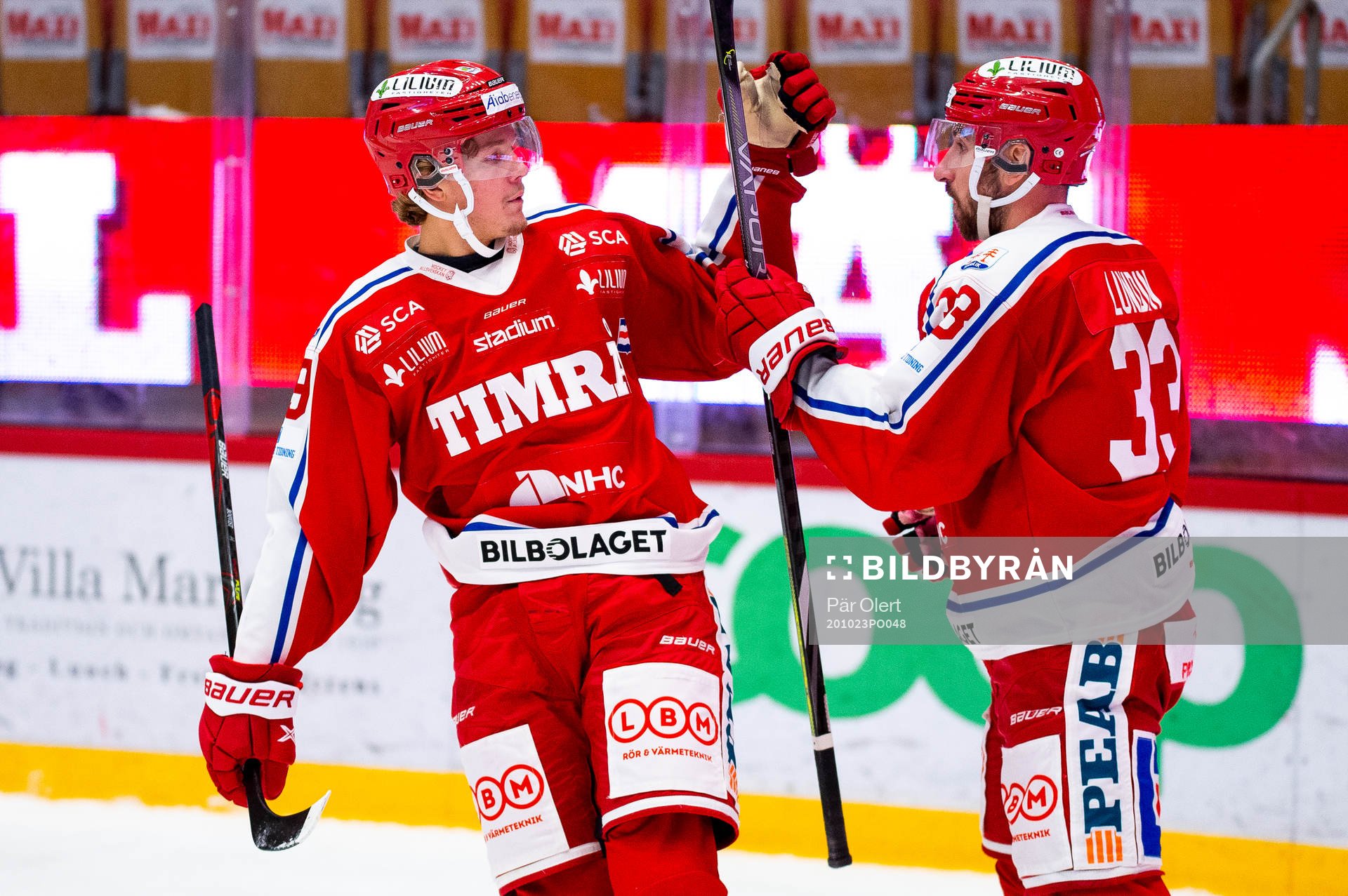 Timrås Albin Lundin och Jesper Boqvist jublar