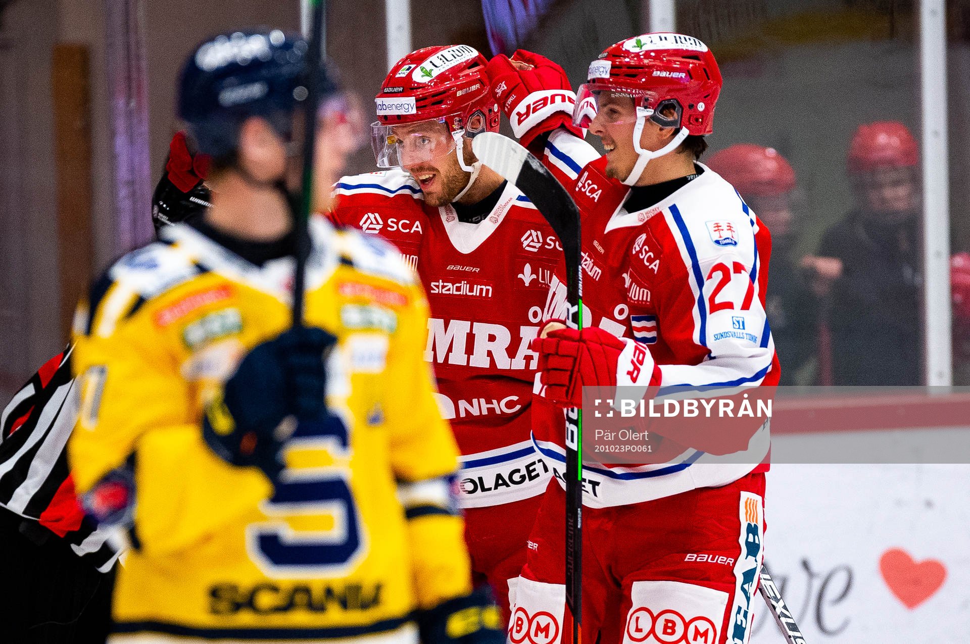 Timrås Jacob Blomqvist och Isac Lundeström jublar