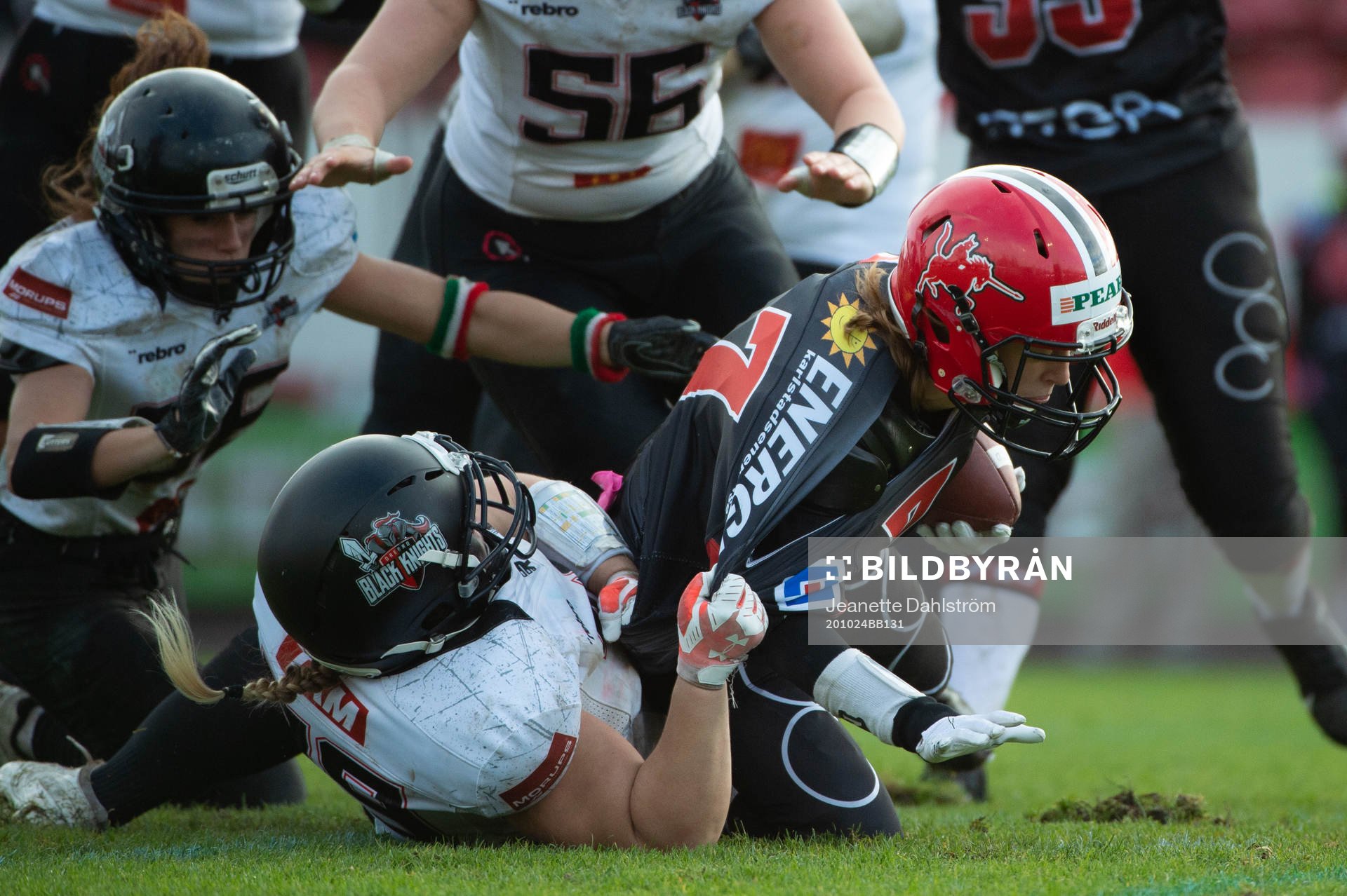 Carlstad Crusaders Emma Sandsjö och Örebro Black Knights