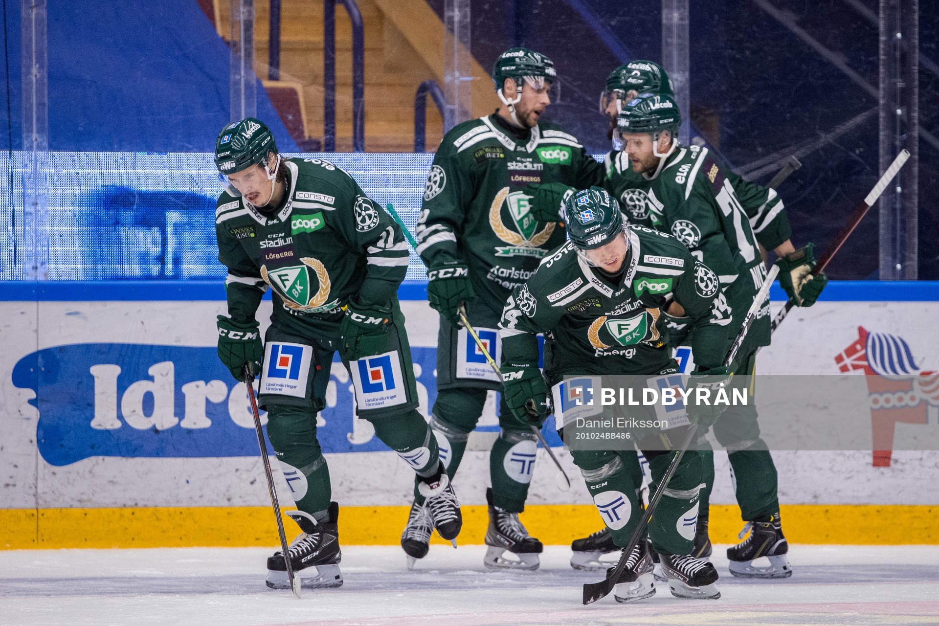 Färjestads Jonathon Blum jublar med lagkamrater