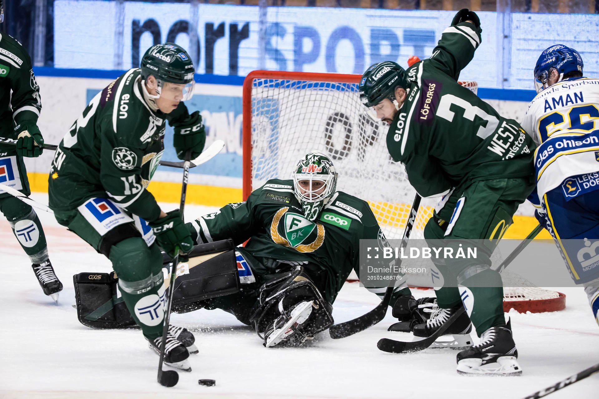 Färjestads målvakt Arvid Holm och Färjestads Jens Westin