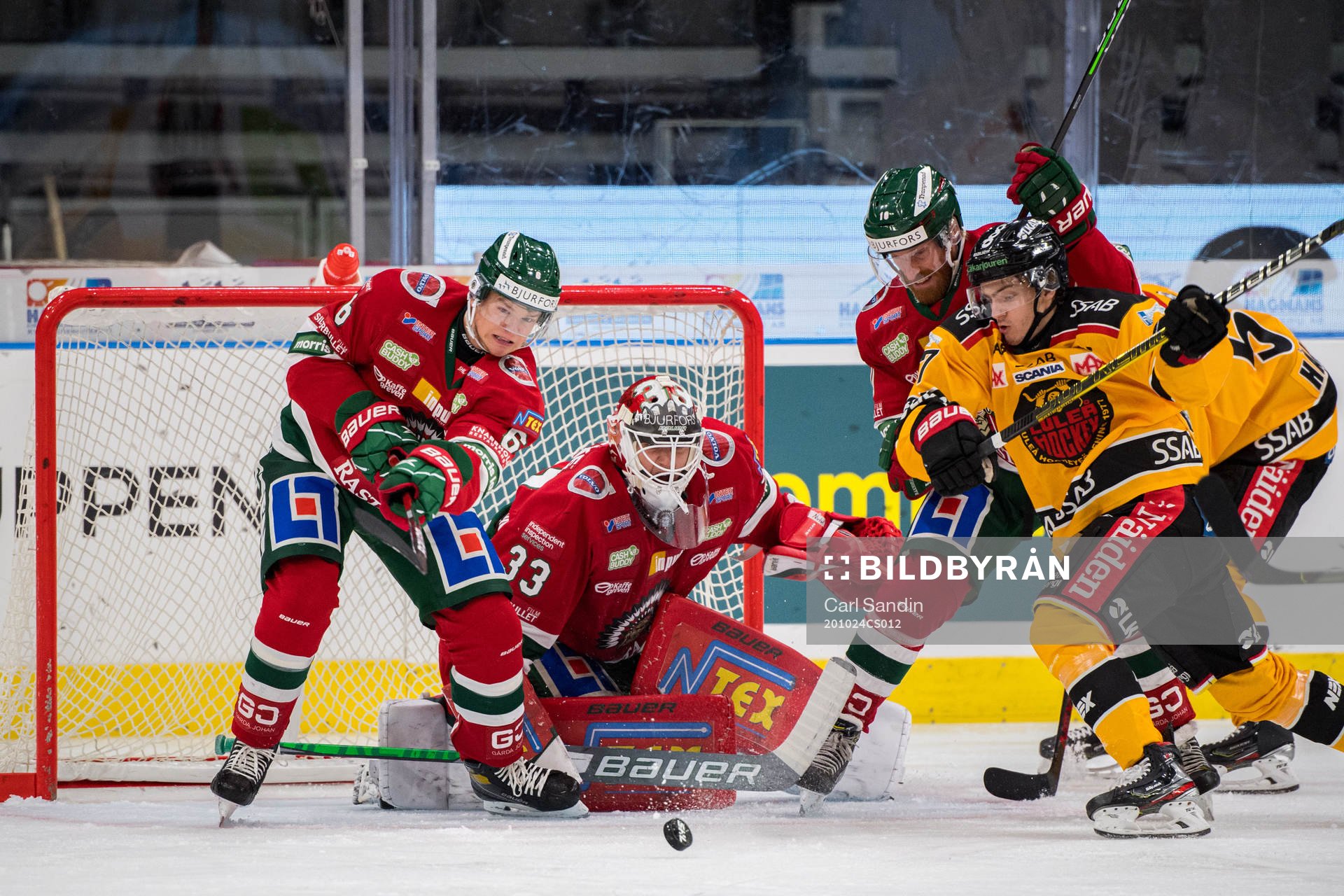 Frölundas Mattias Norlinder, målvakt Johan Mattsson och