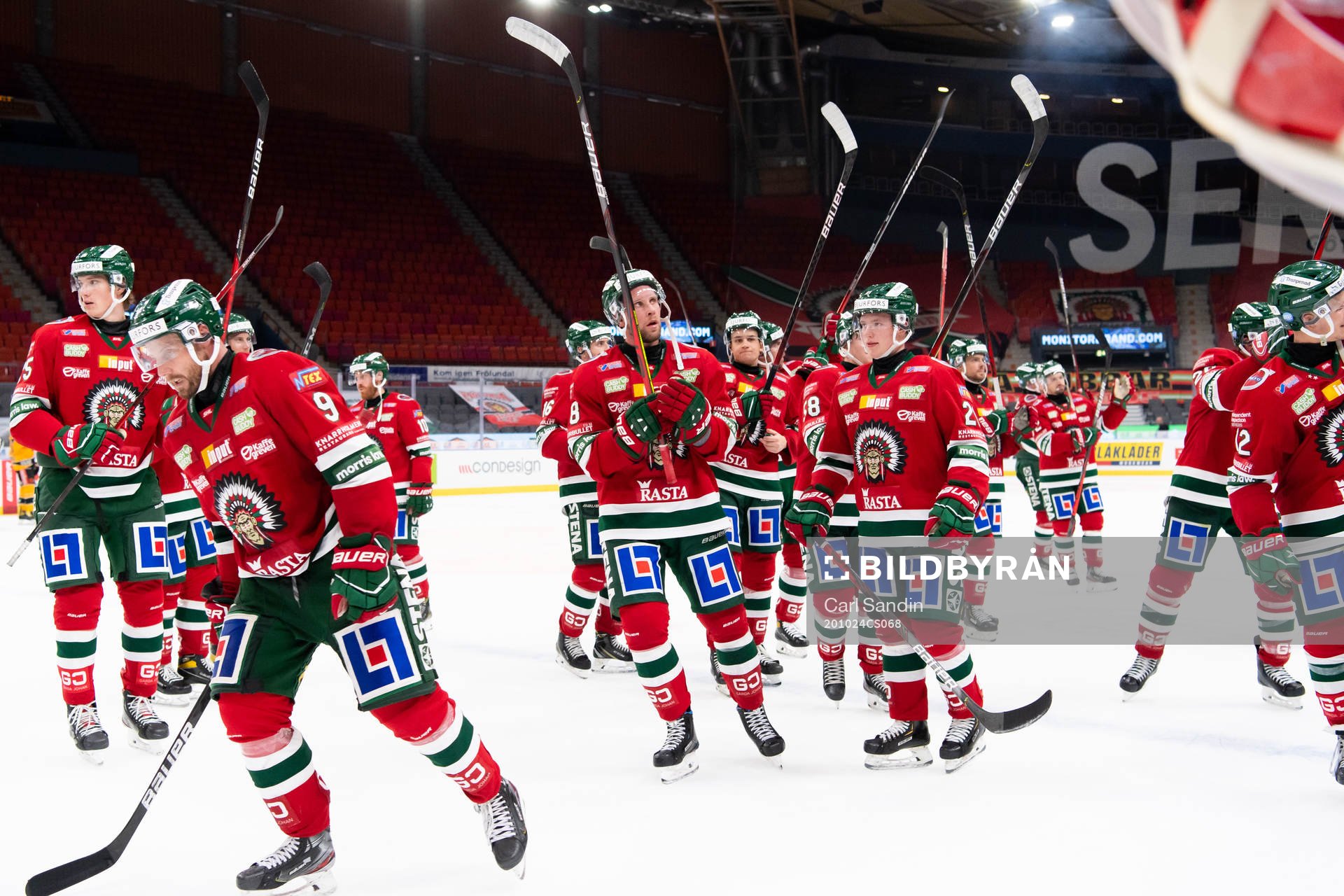 Frölundas spelare tackar publiken