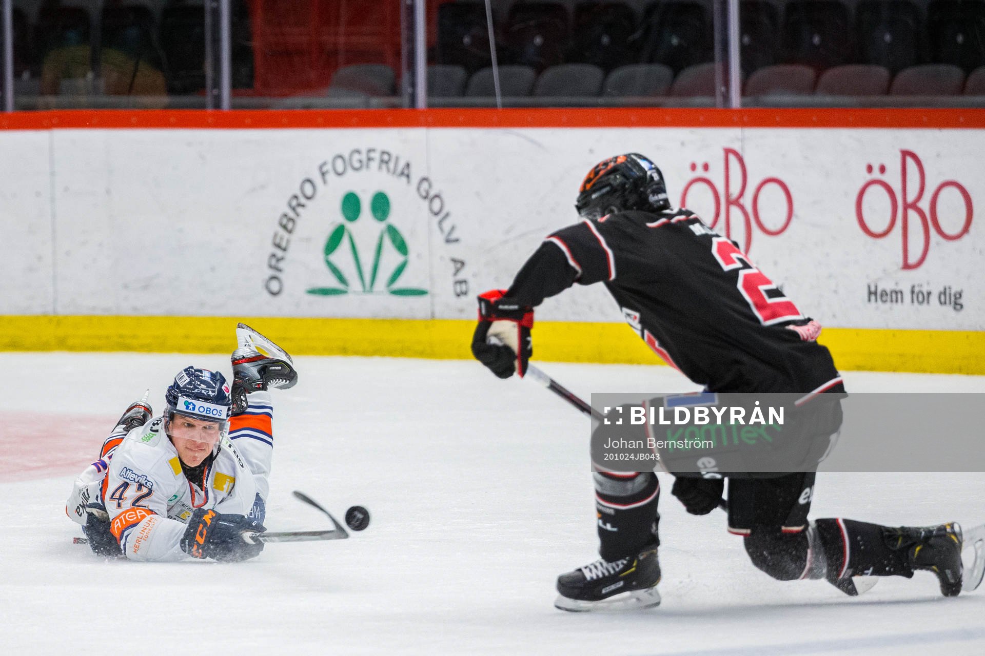 Växjös Teemu Eronen och Örebros Linus Öberg