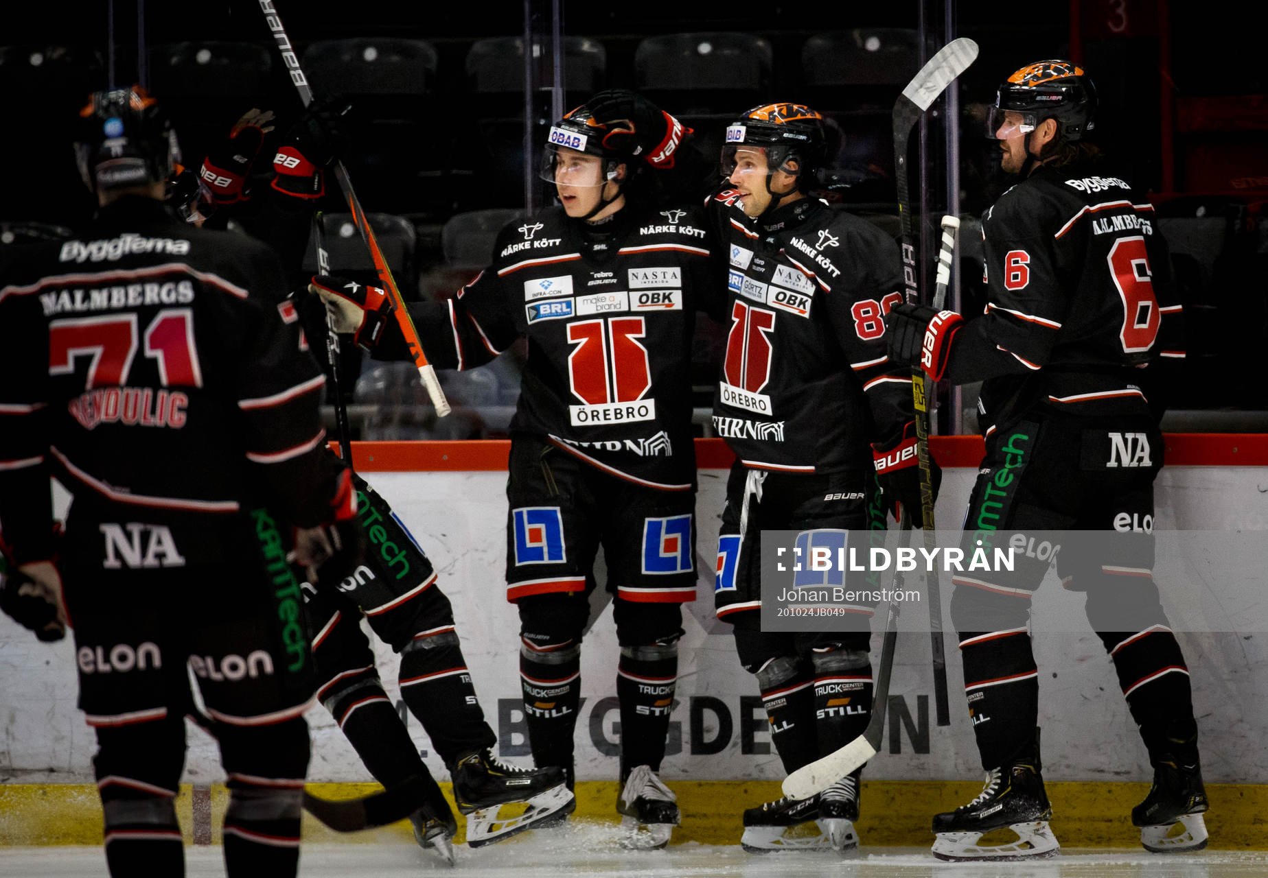 Örebros Mathias Bromé gör 2-2 och jublar med Robert
