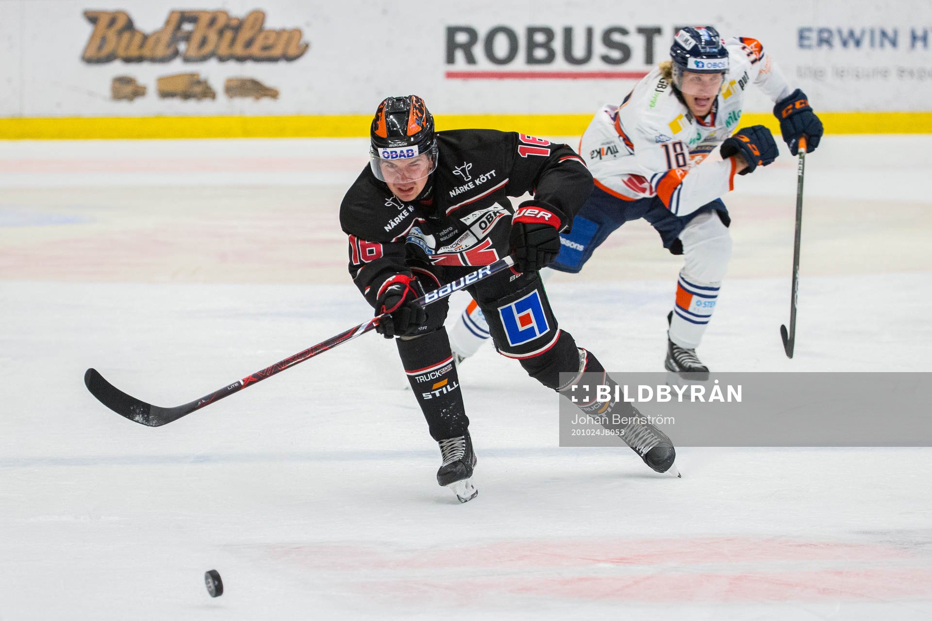 Örebros Lukas Pilö och Växjös Marcus Sylvegård