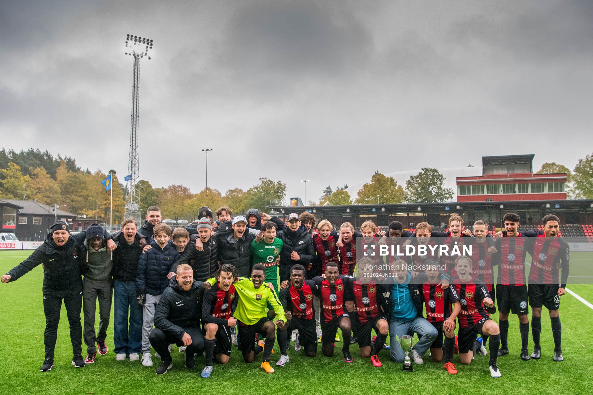 Brommapojkarnas spelare jublar