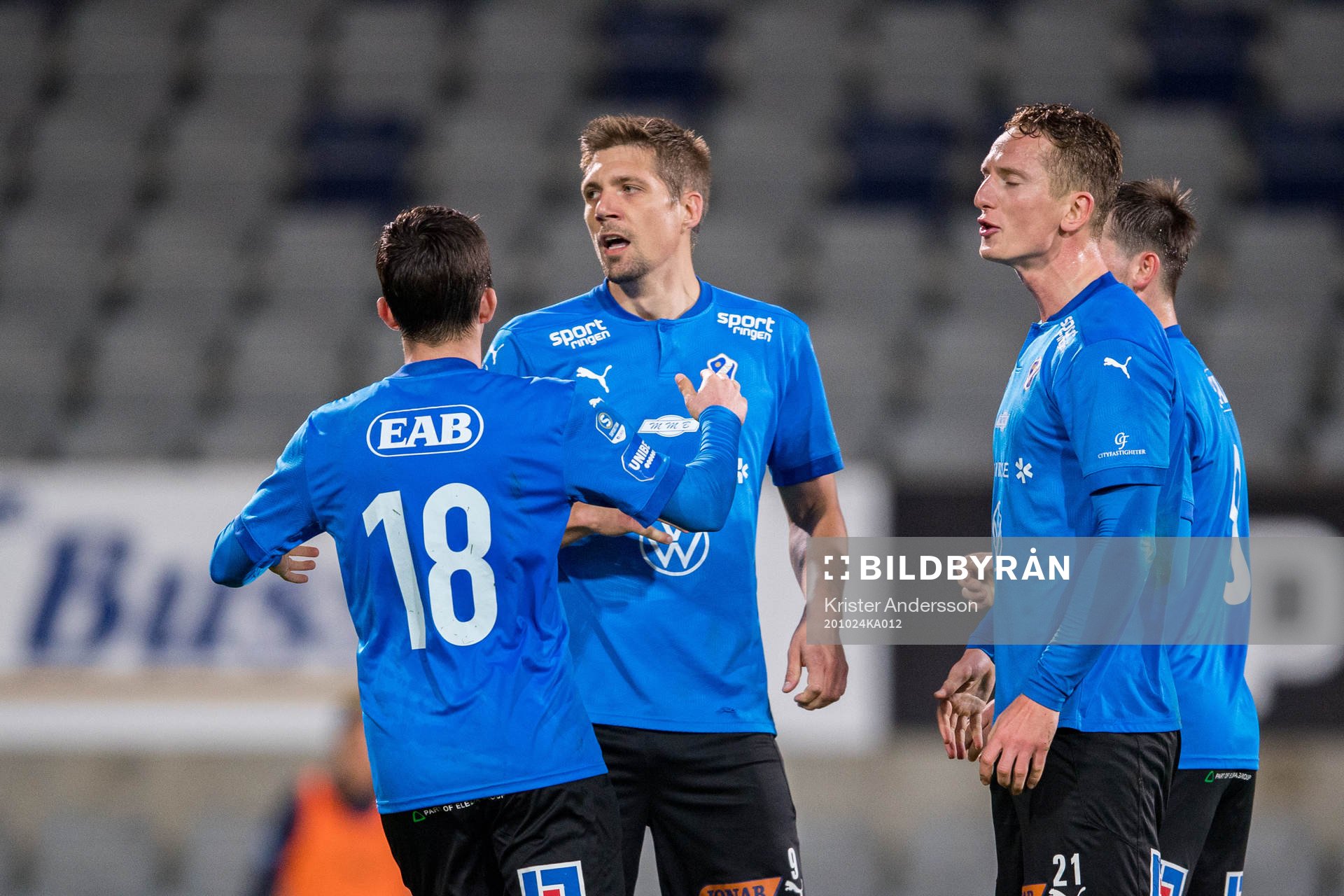 Halmstads Mikael Boman jublar med Emil Tot Wikström