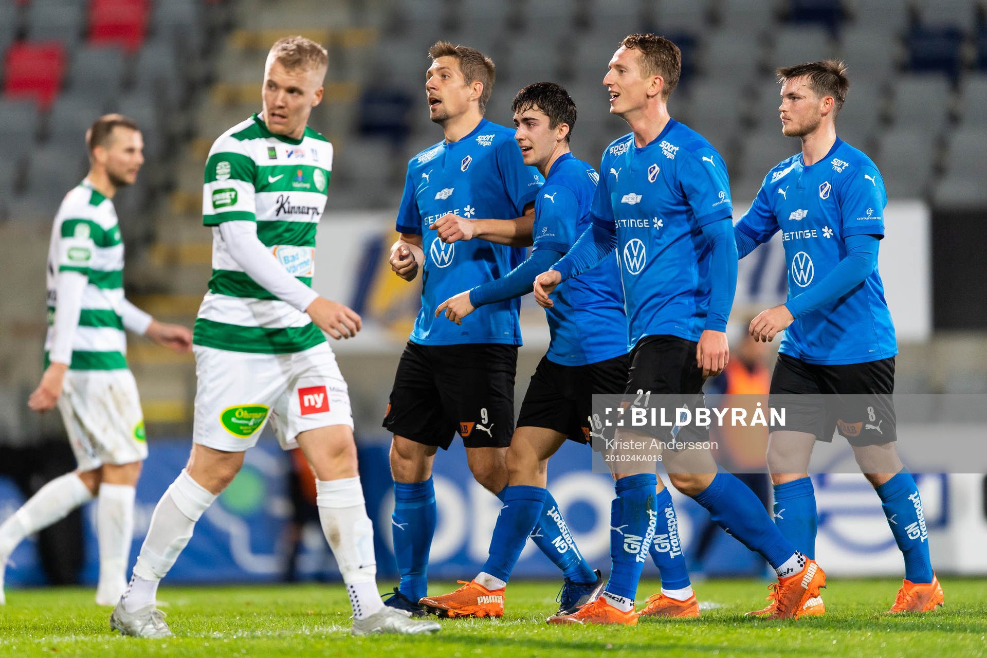 Halmstads Mikael Boman jublar med lagkamrater